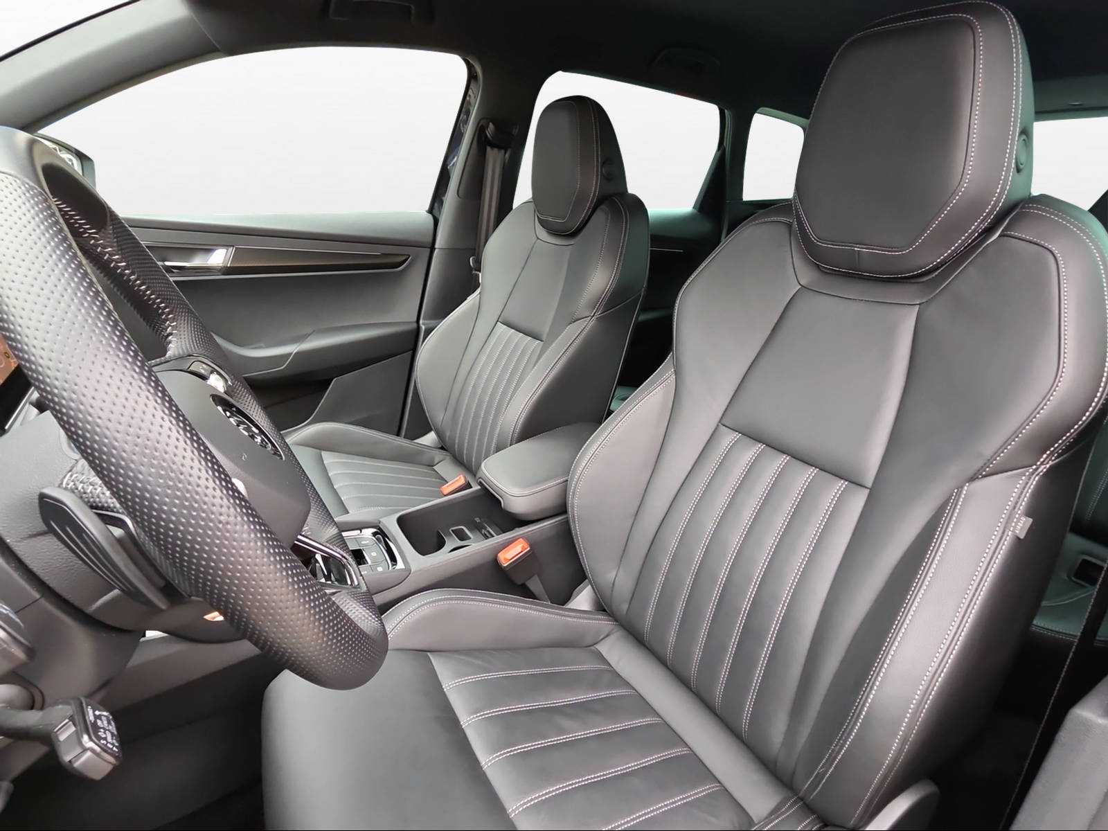 SKODA Karoq 1.5 TSI SportLine DSG-image-7