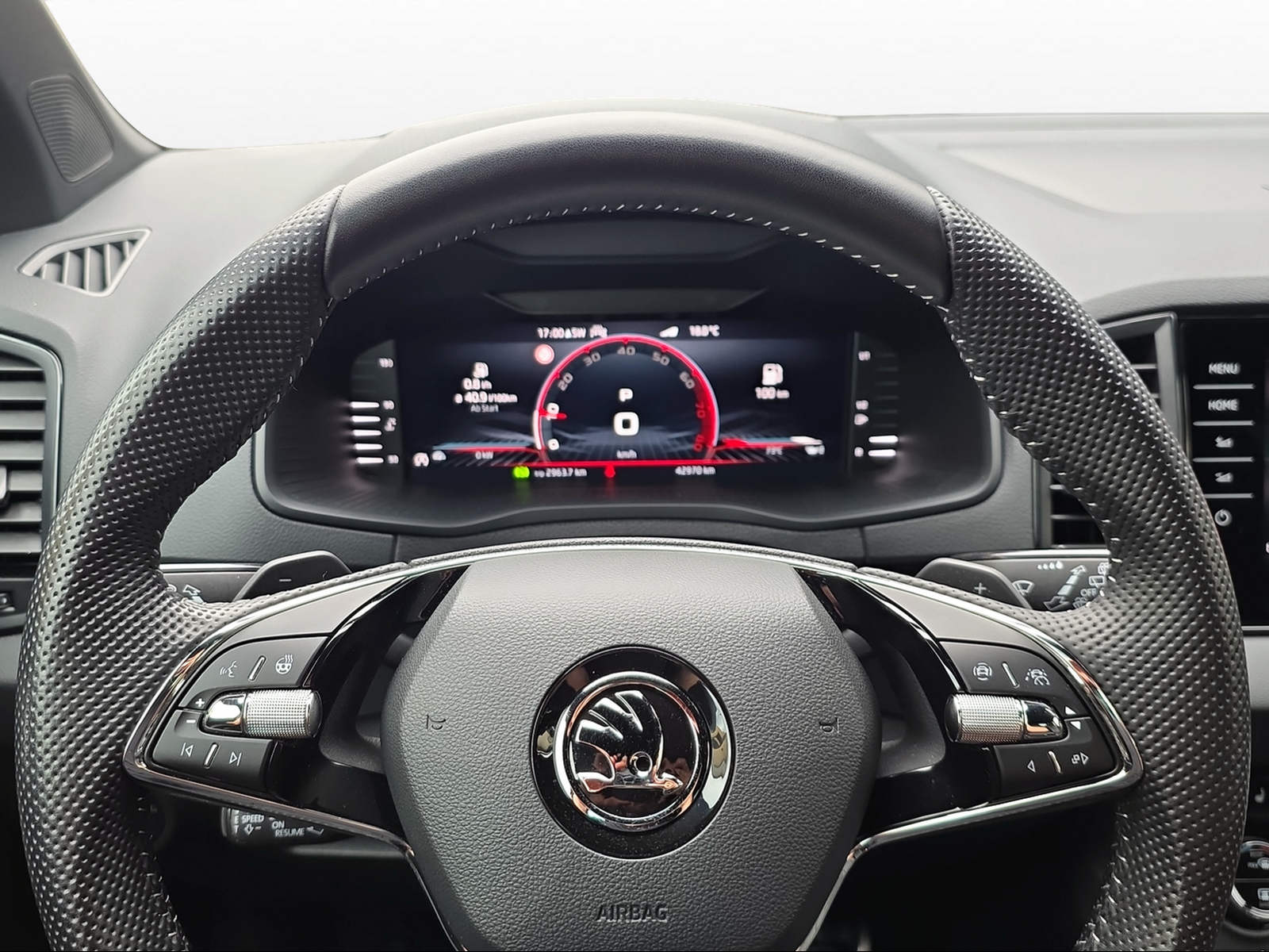 SKODA Karoq 1.5 TSI SportLine DSG-image-4
