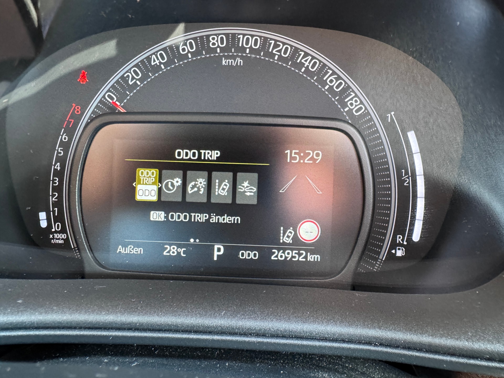 TOYOTA 1.0 VVT-i Trend-image-6