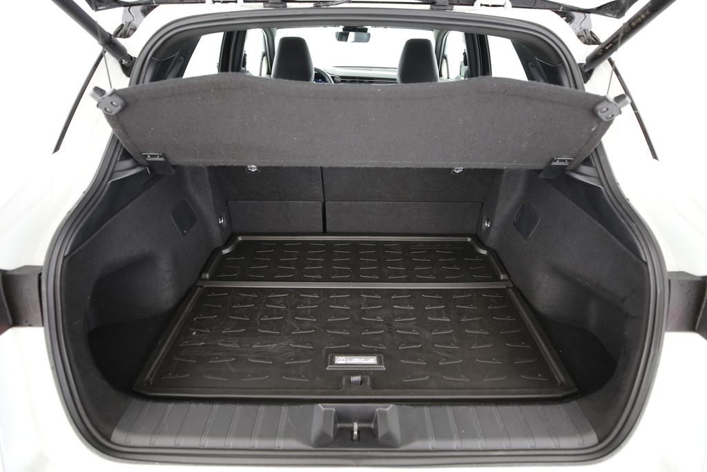 LEXUS LBX 1.5 Hybrid Cool AWD-image-12