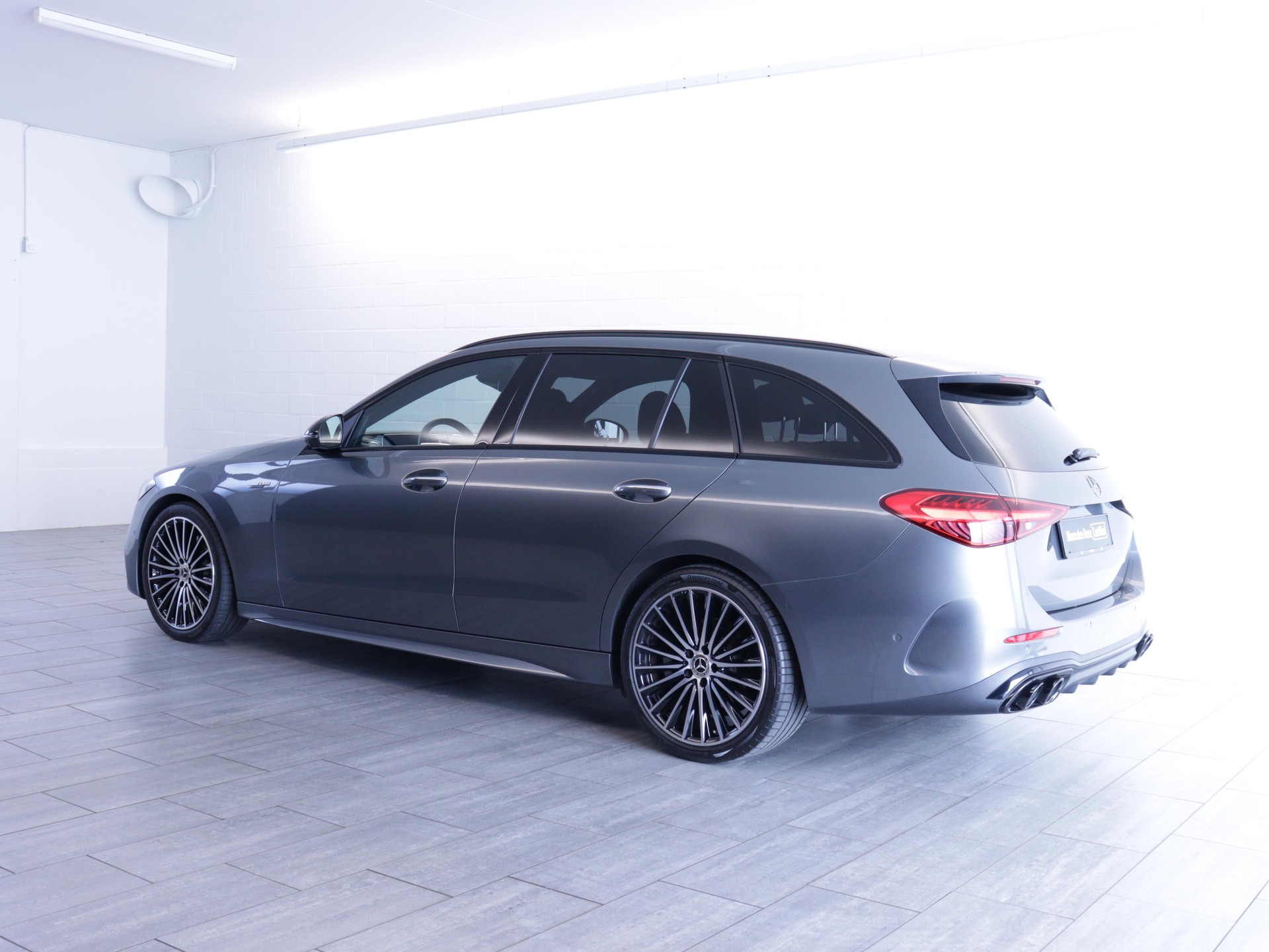 MERCEDES-BENZ C 300 AMG Line 4matic Kombi-image-2