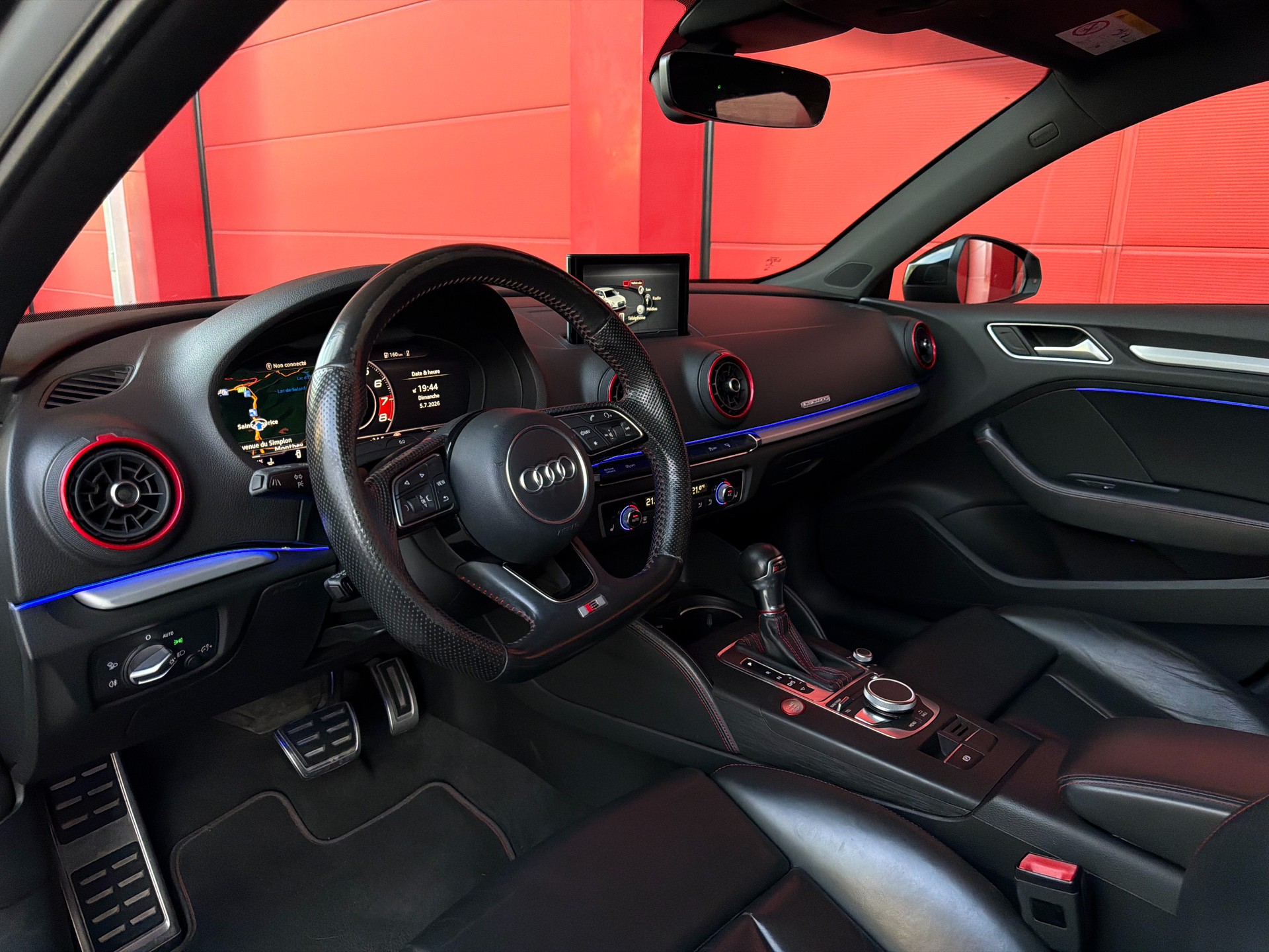 AUDI S3 Sportback 2.0 TFSI quattro S-tronic *CH-Fahrzeug*-image-7