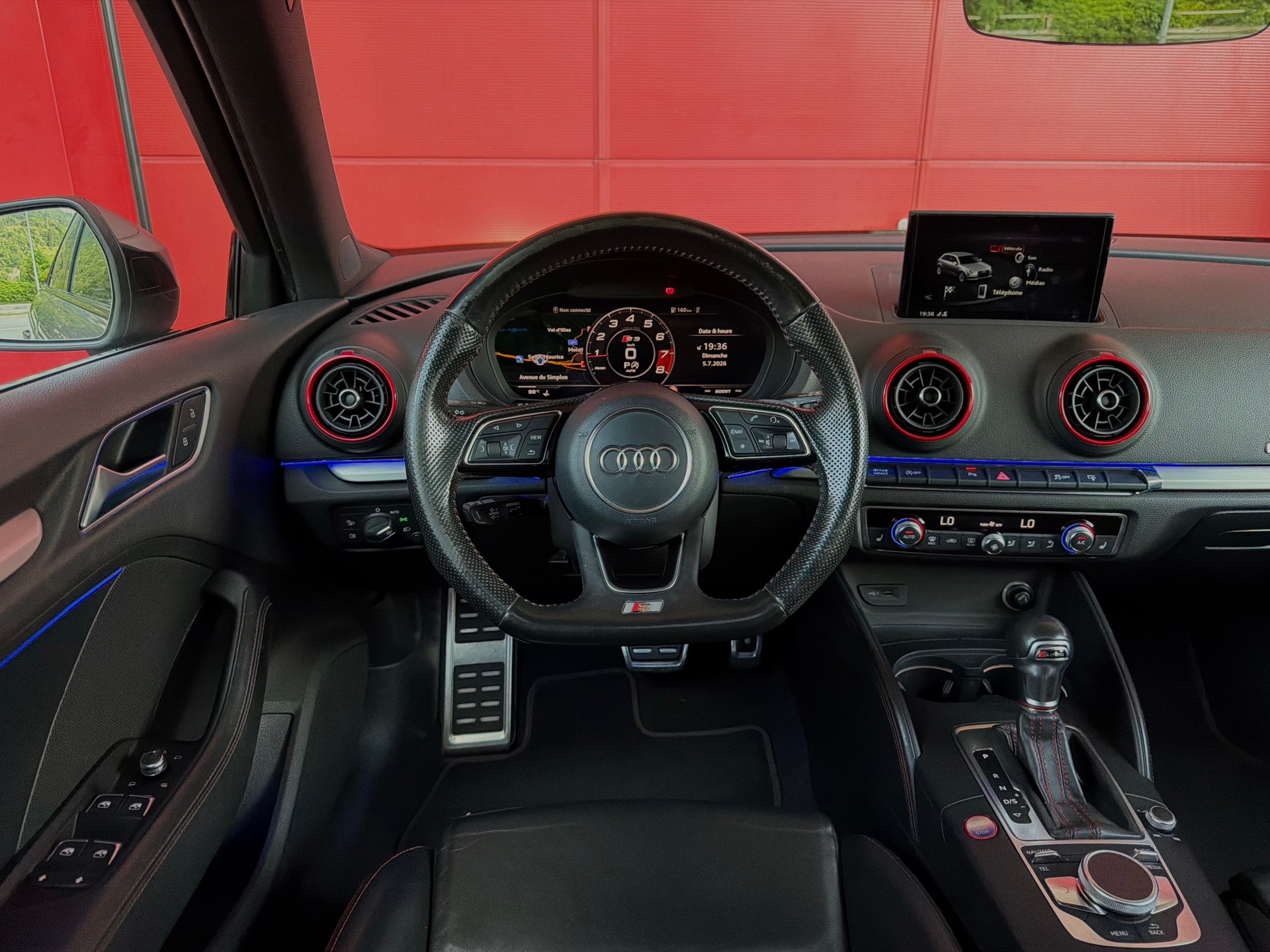 AUDI S3 Sportback 2.0 TFSI quattro S-tronic *CH-Fahrzeug*-image-8