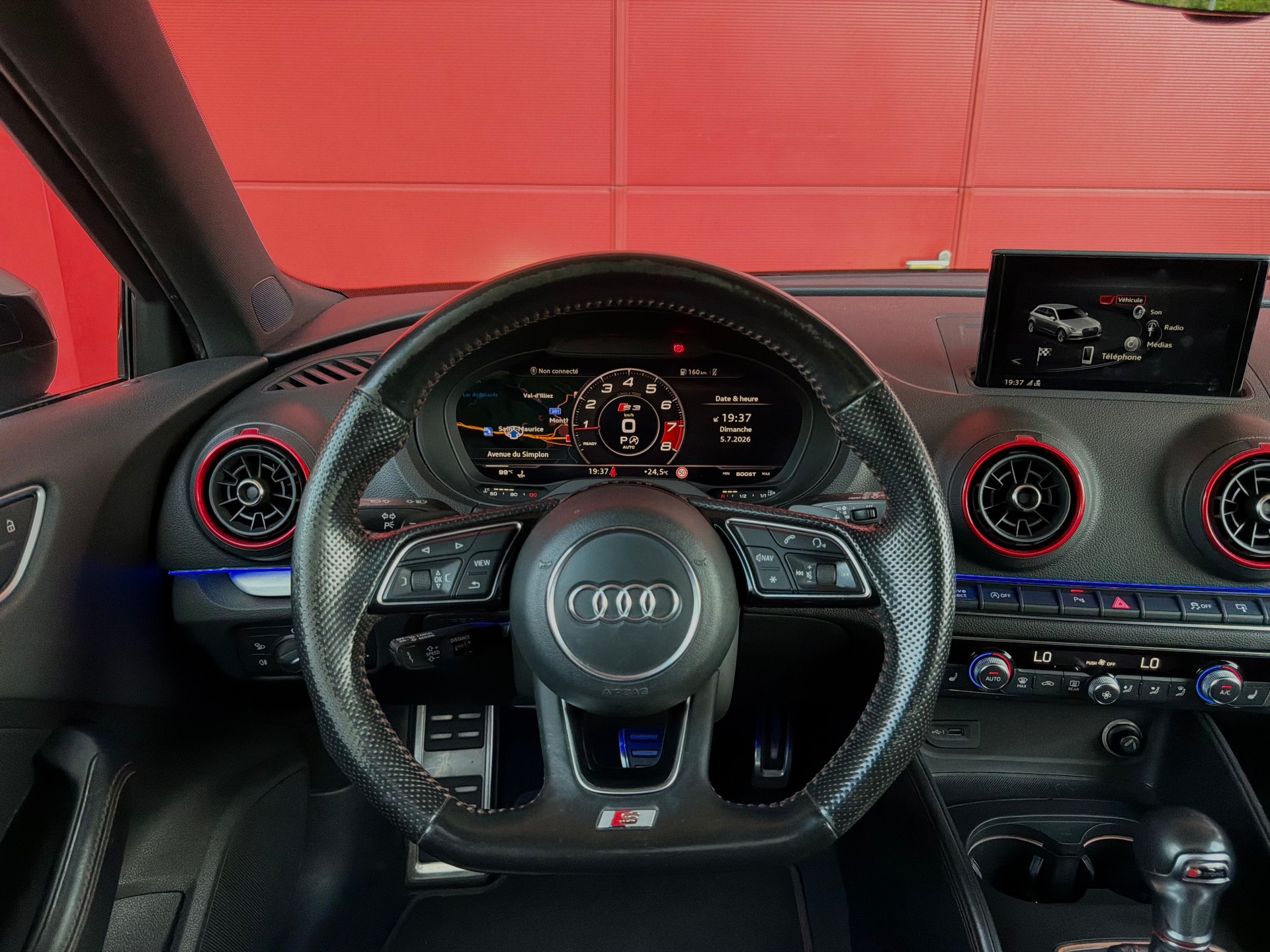 AUDI S3 Sportback 2.0 TFSI quattro S-tronic *CH-Fahrzeug*-image-9