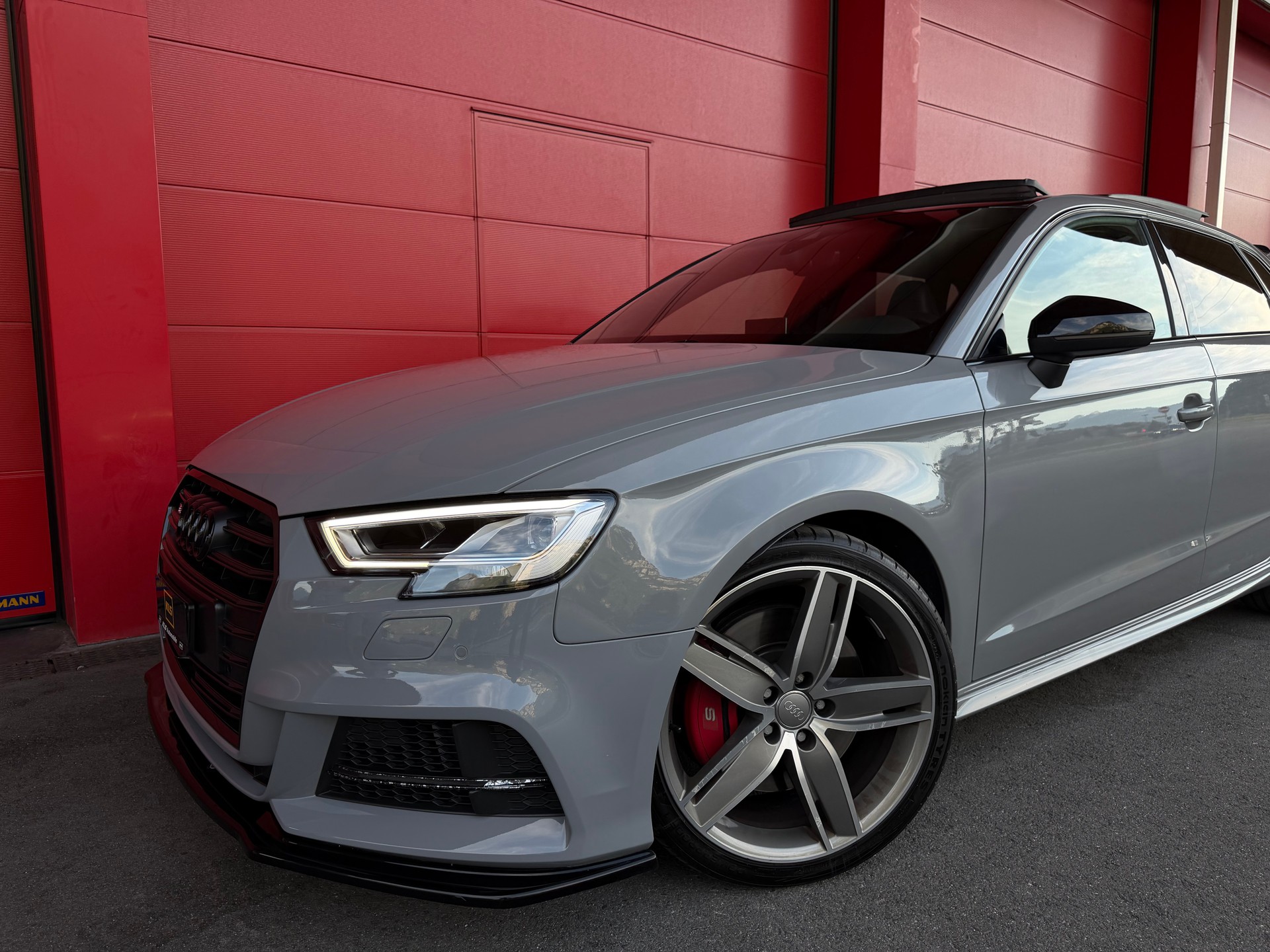 AUDI S3 Sportback 2.0 TFSI quattro S-tronic *CH-Fahrzeug*-image-5
