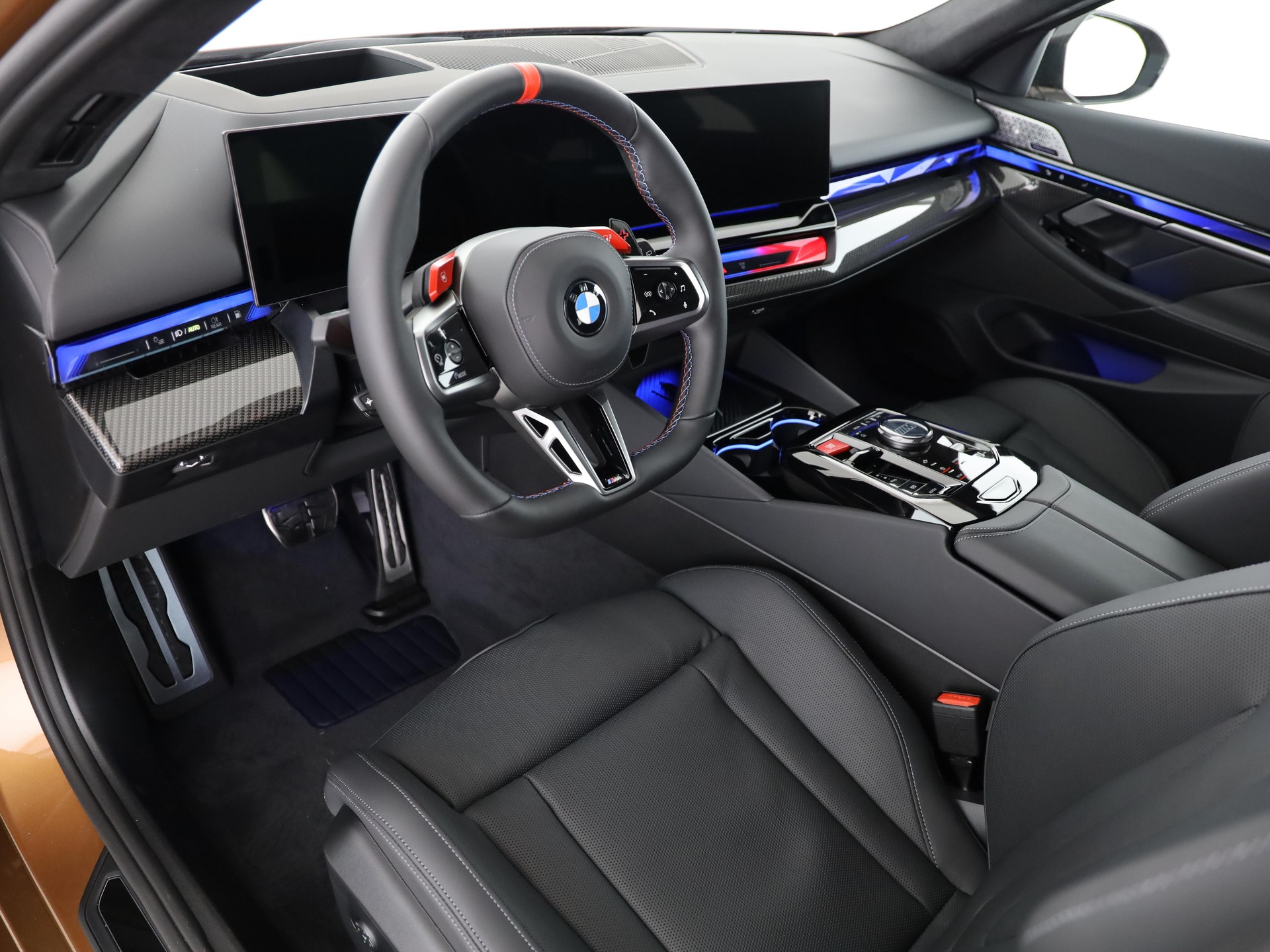 BMW M5 xDrive Touring-image-14