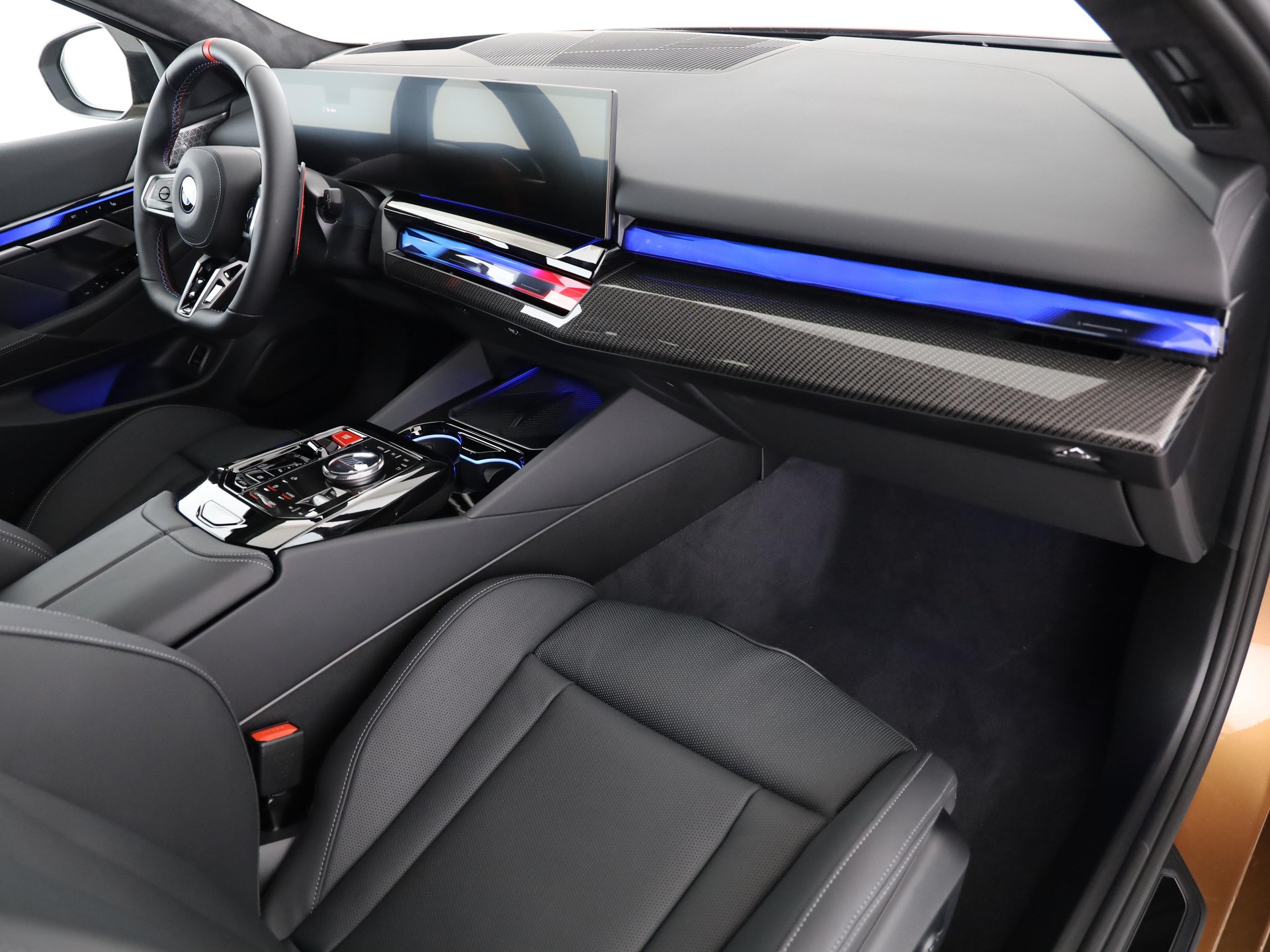 BMW M5 xDrive Touring-image-15
