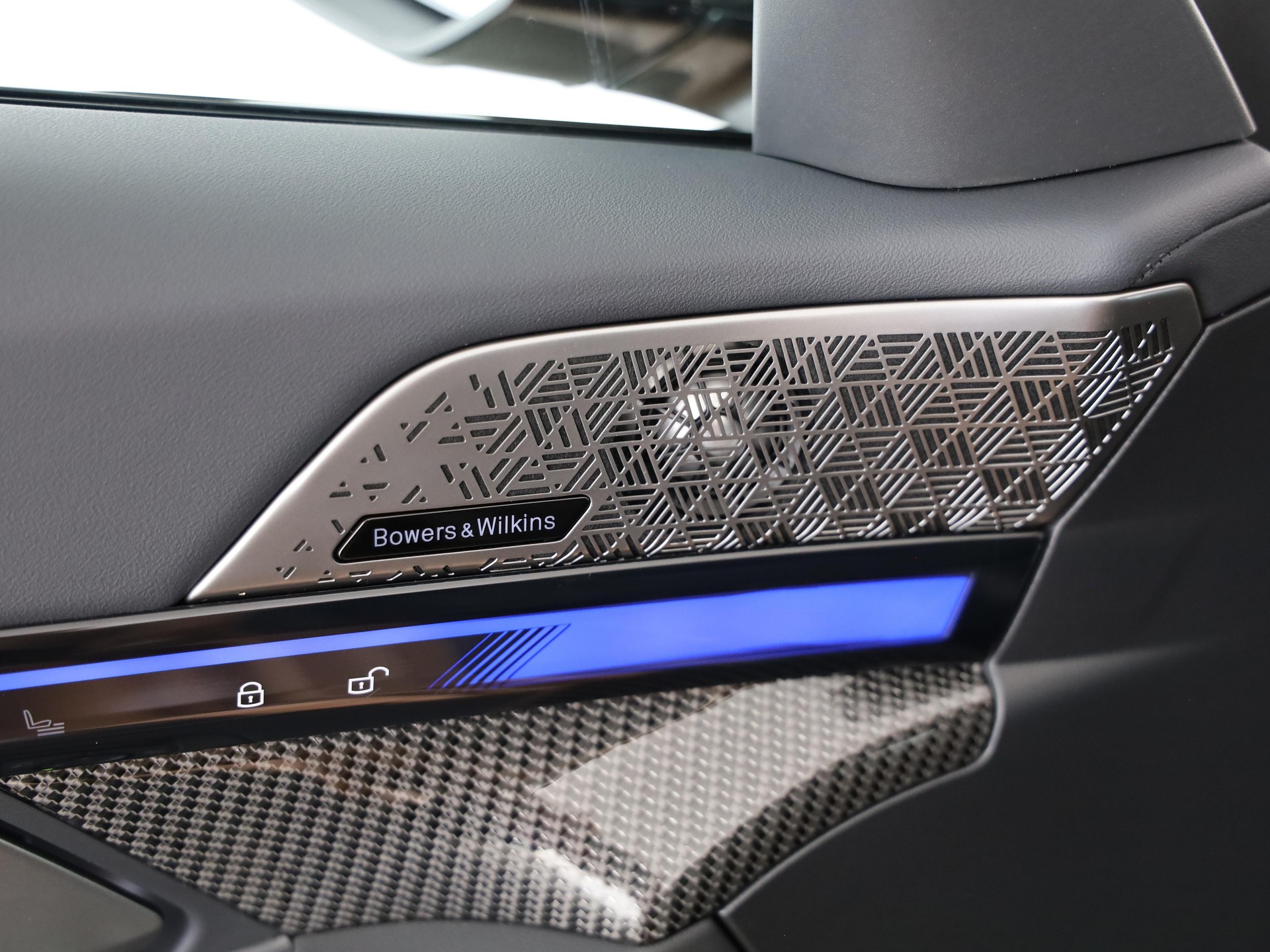 BMW M5 xDrive Touring-image-12