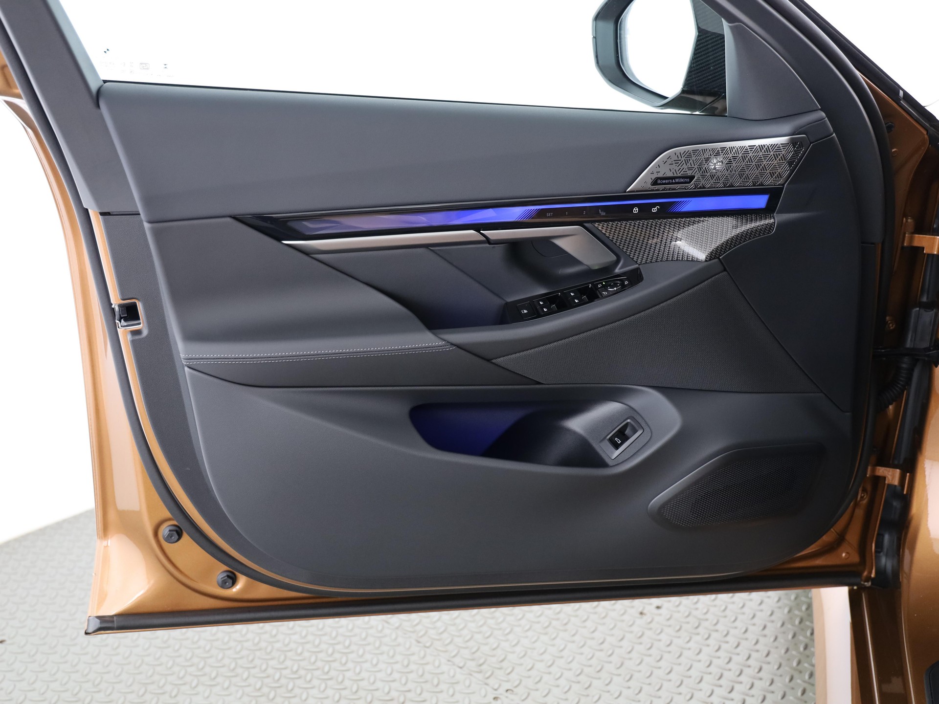 BMW M5 xDrive Touring-image-11