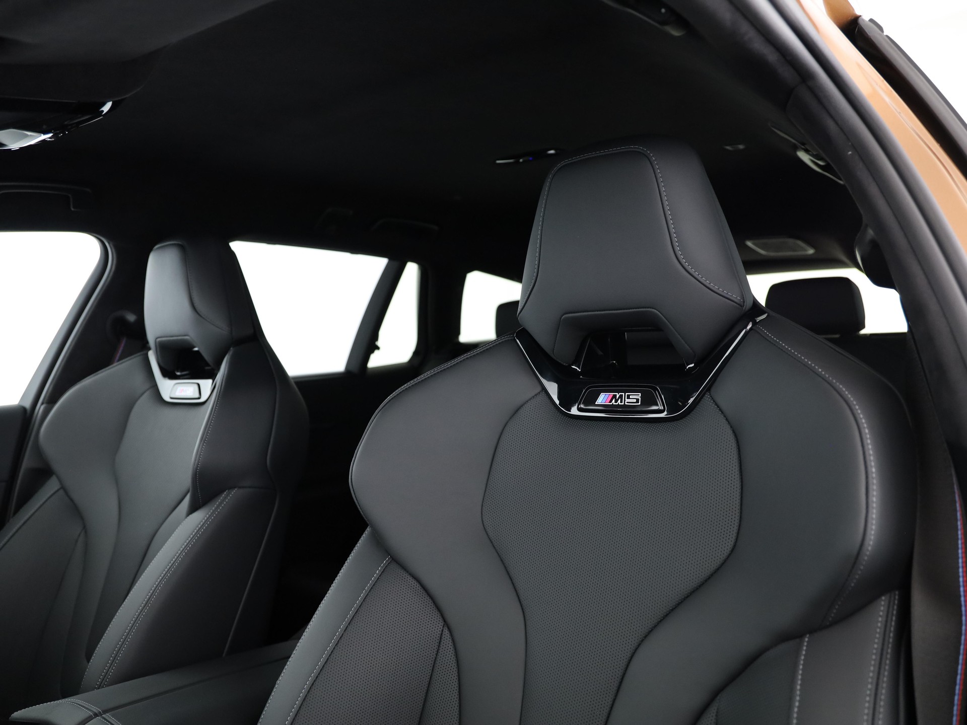BMW M5 xDrive Touring-image-13