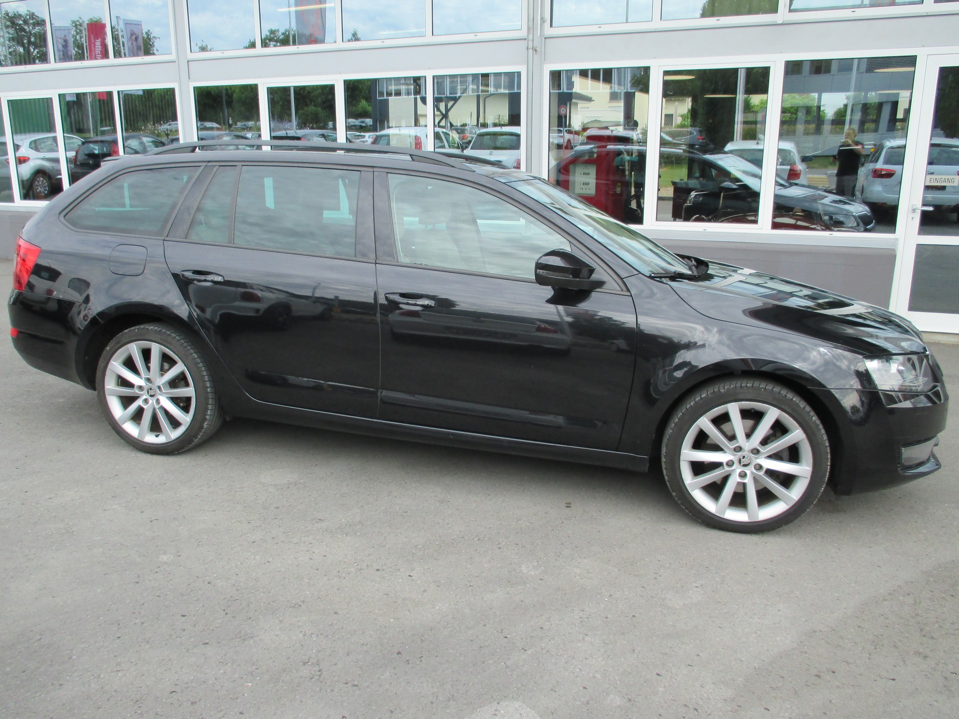 SKODA Octavia Combi 1.8 TSI Elegance 4x4 DSG-image-3