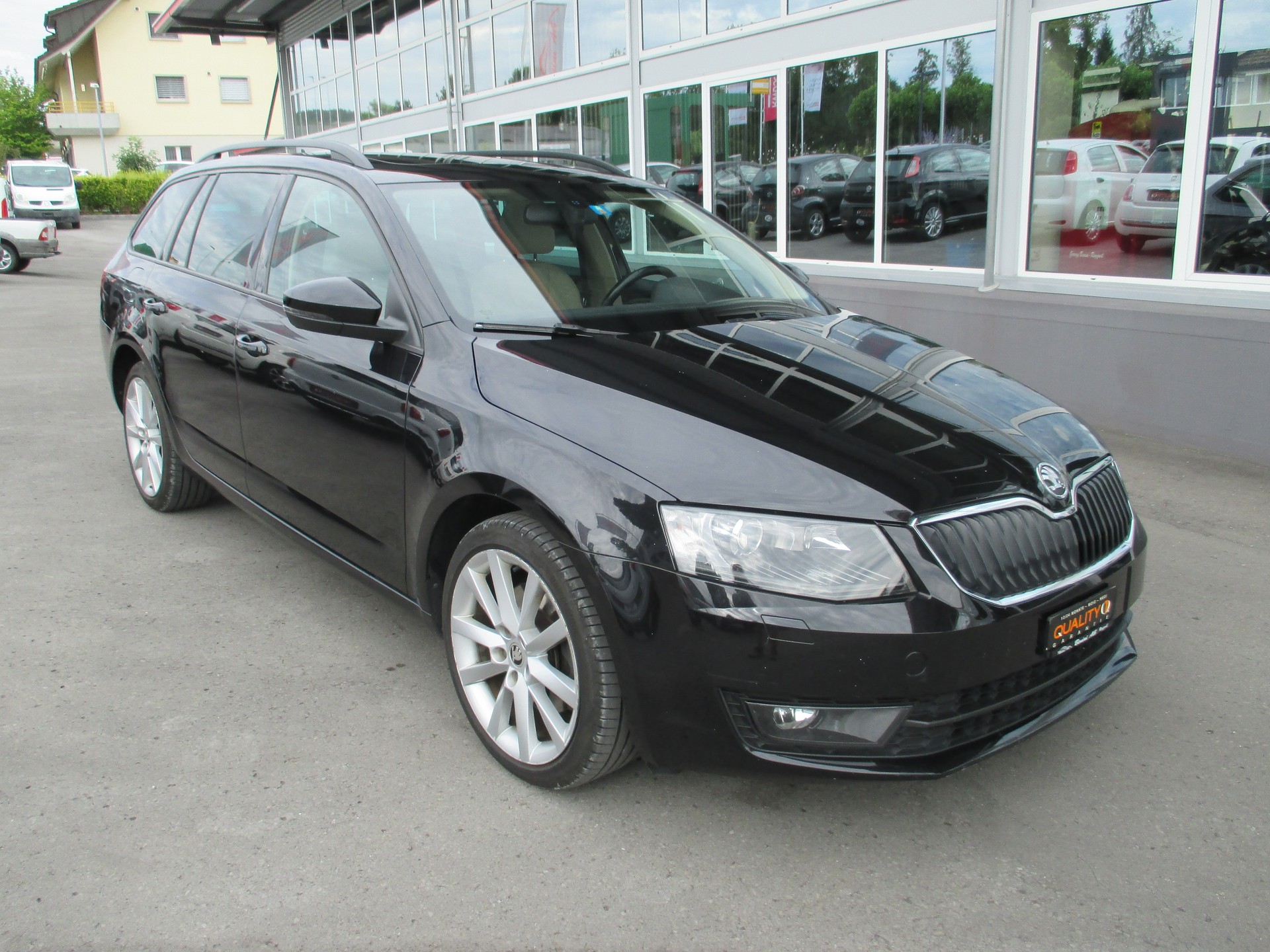SKODA Octavia Combi 1.8 TSI Elegance 4x4 DSG-image-2