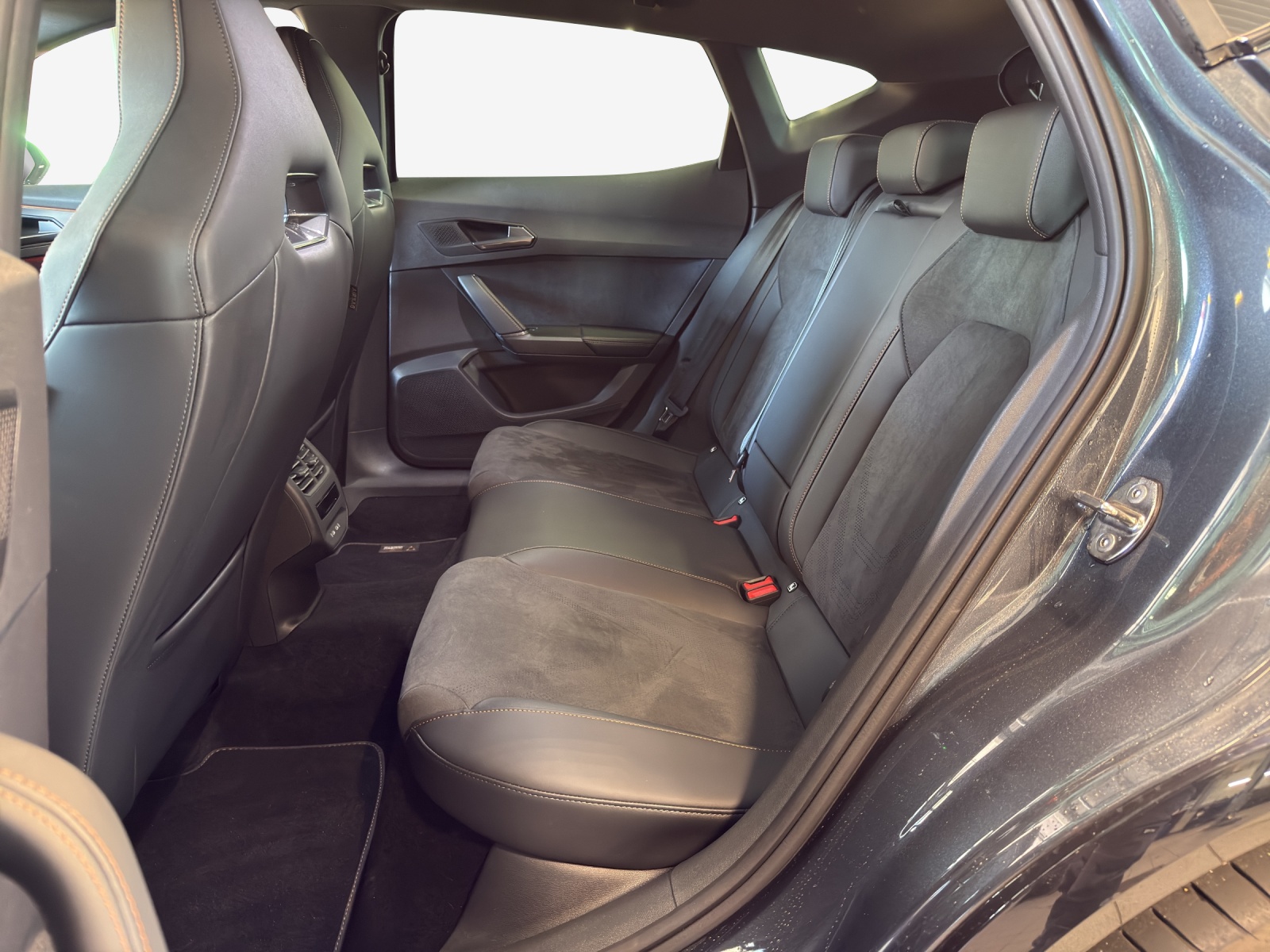 CUPRA Formentor 1.5 TSI DSG-image-11