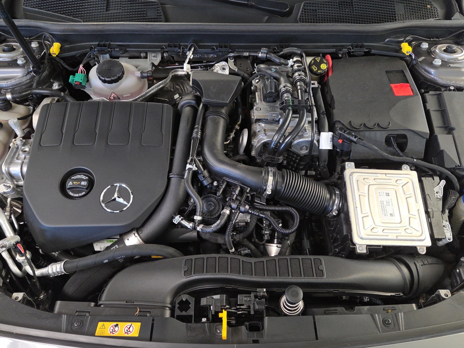 MERCEDES-BENZ A 250 e 8G-DCT-image-19