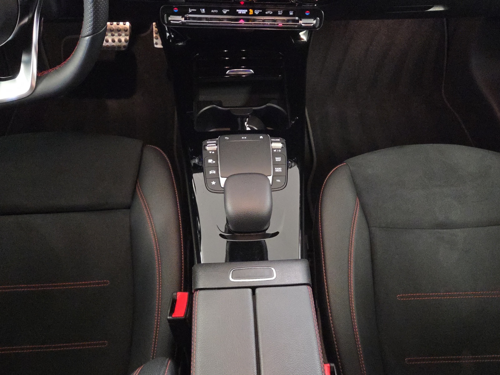 MERCEDES-BENZ A 250 e 8G-DCT-image-15