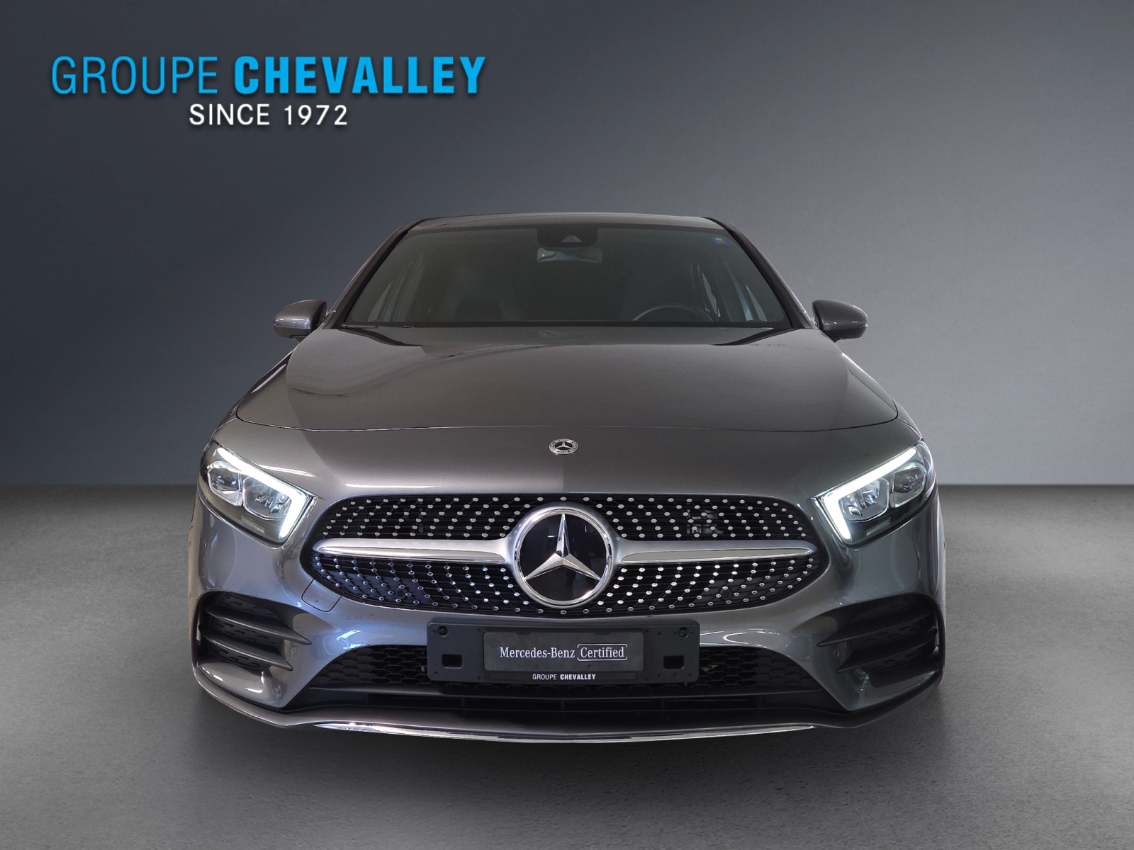 MERCEDES-BENZ A 250 e 8G-DCT-showroom-element-1