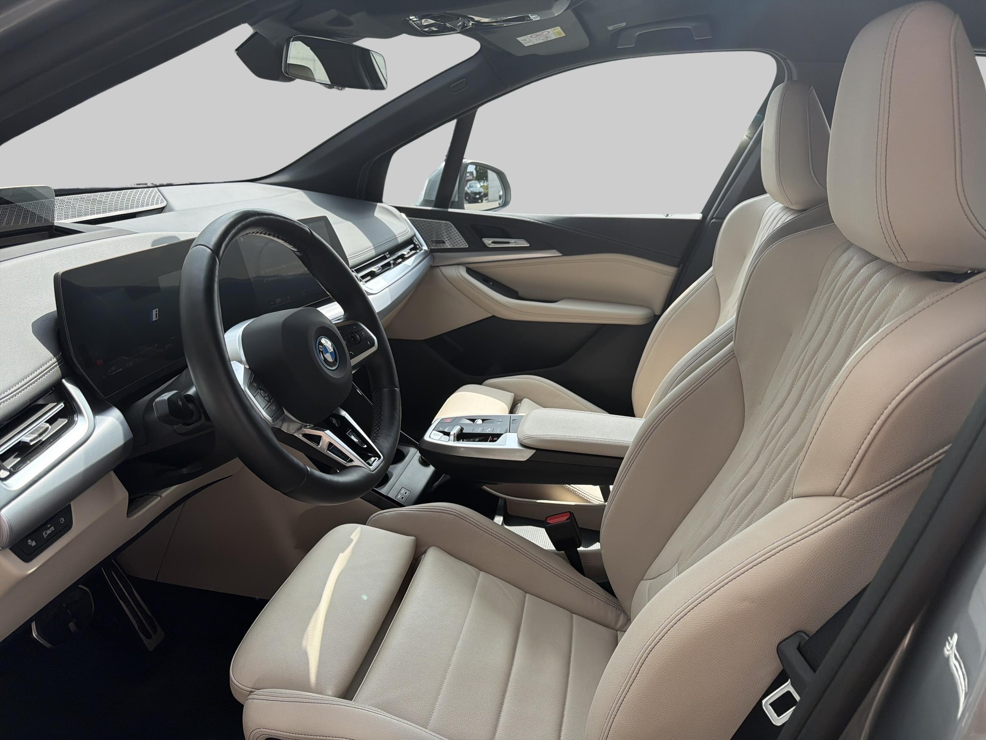 BMW 230e xDrive M Sport-image-6