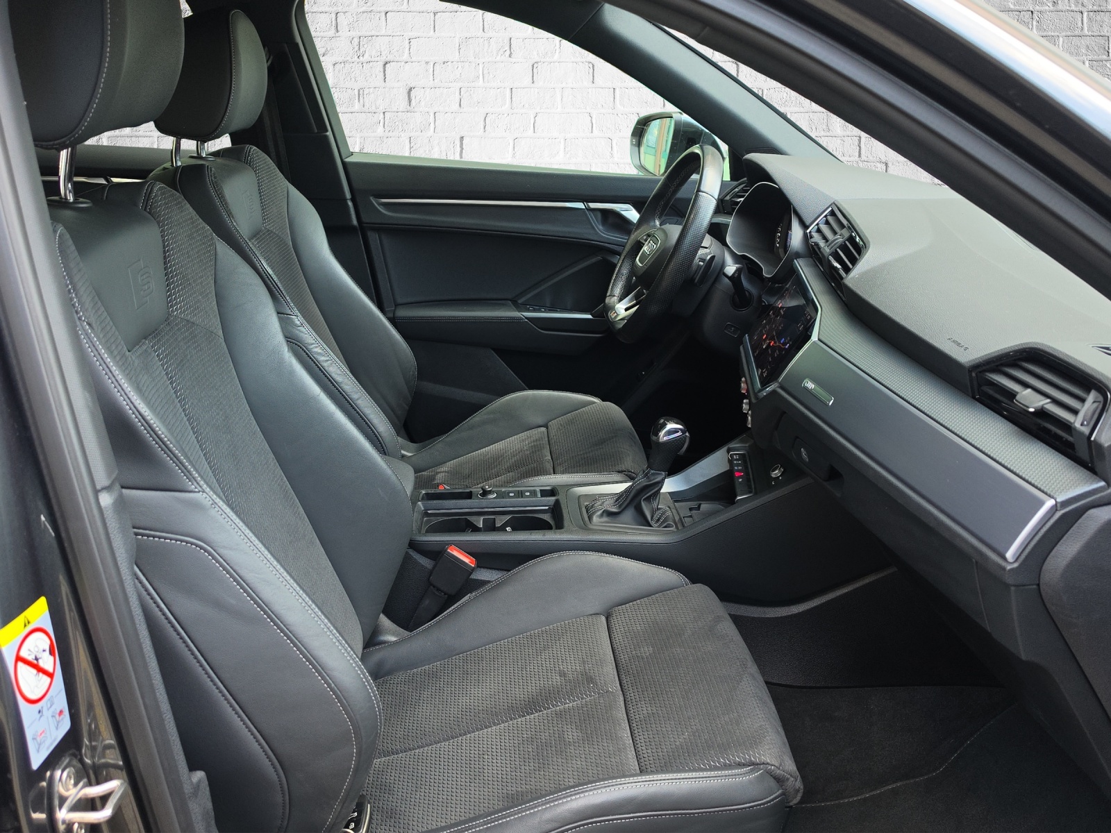 AUDI Q3 Sportback 35 TFSI S line Attraction S-tronic-image-14