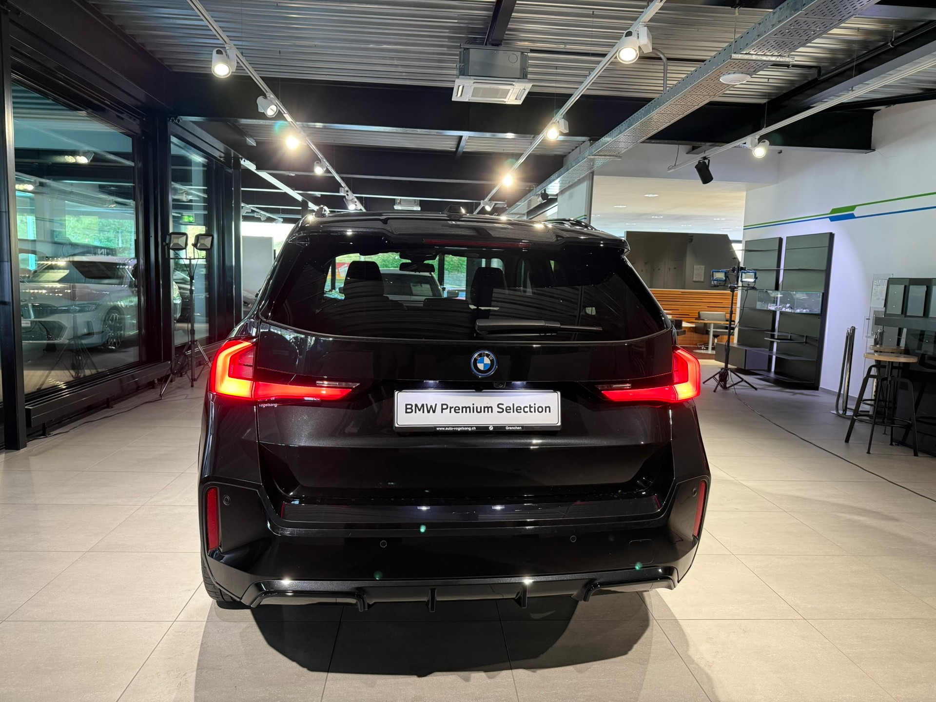 BMW iX1 xDrive 30 M Sport-image-5
