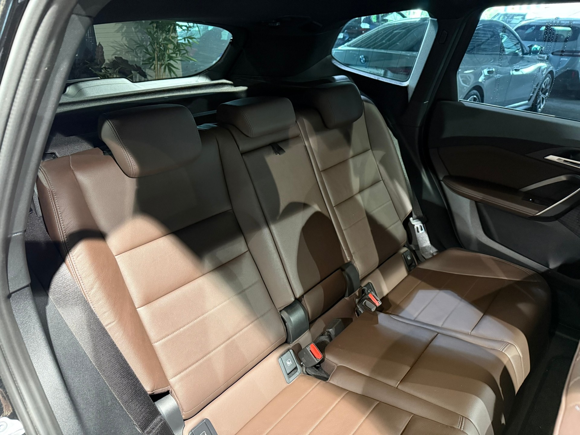 BMW iX1 xDrive 30 M Sport-image-13