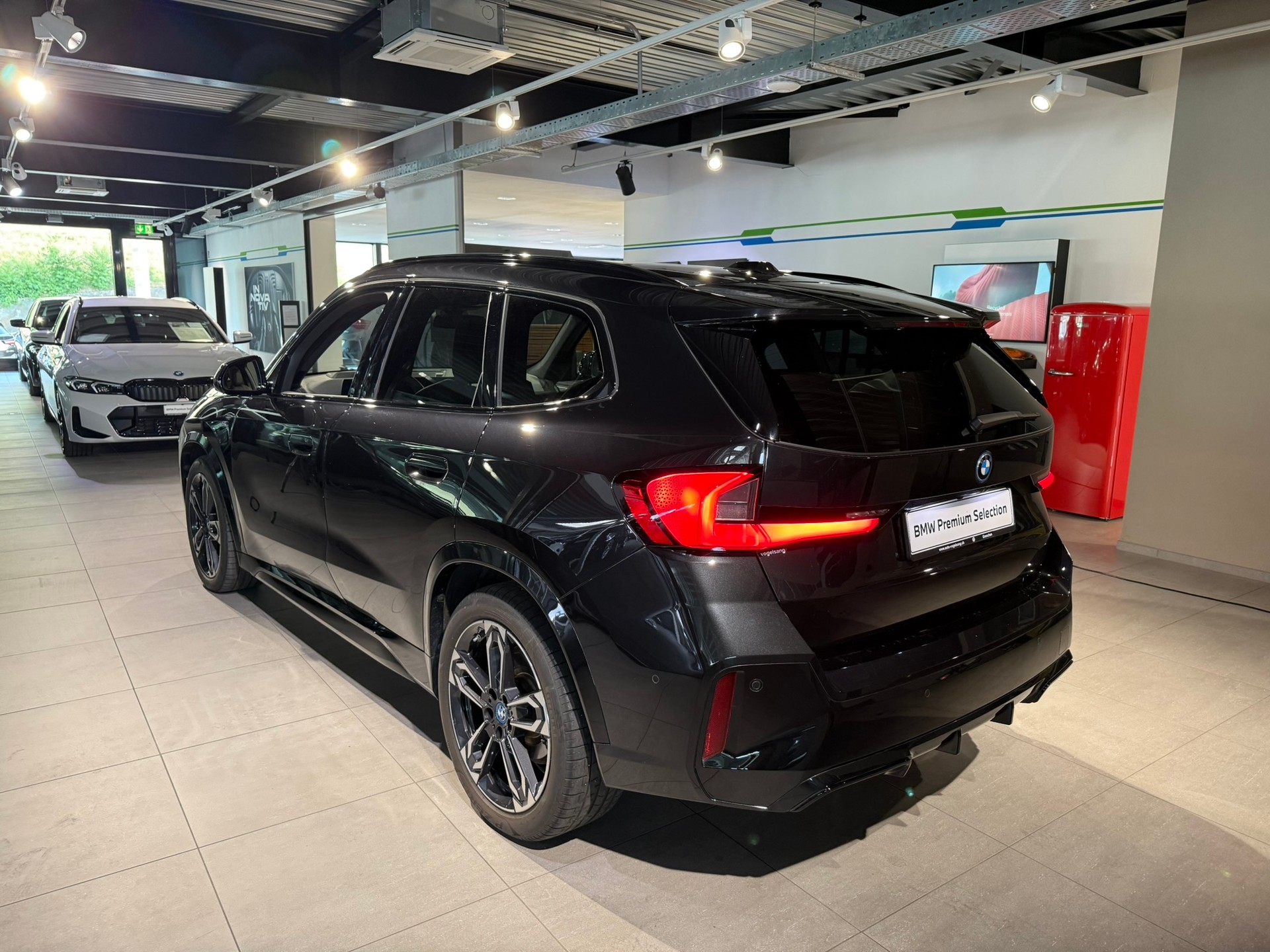 BMW iX1 xDrive 30 M Sport-image-6