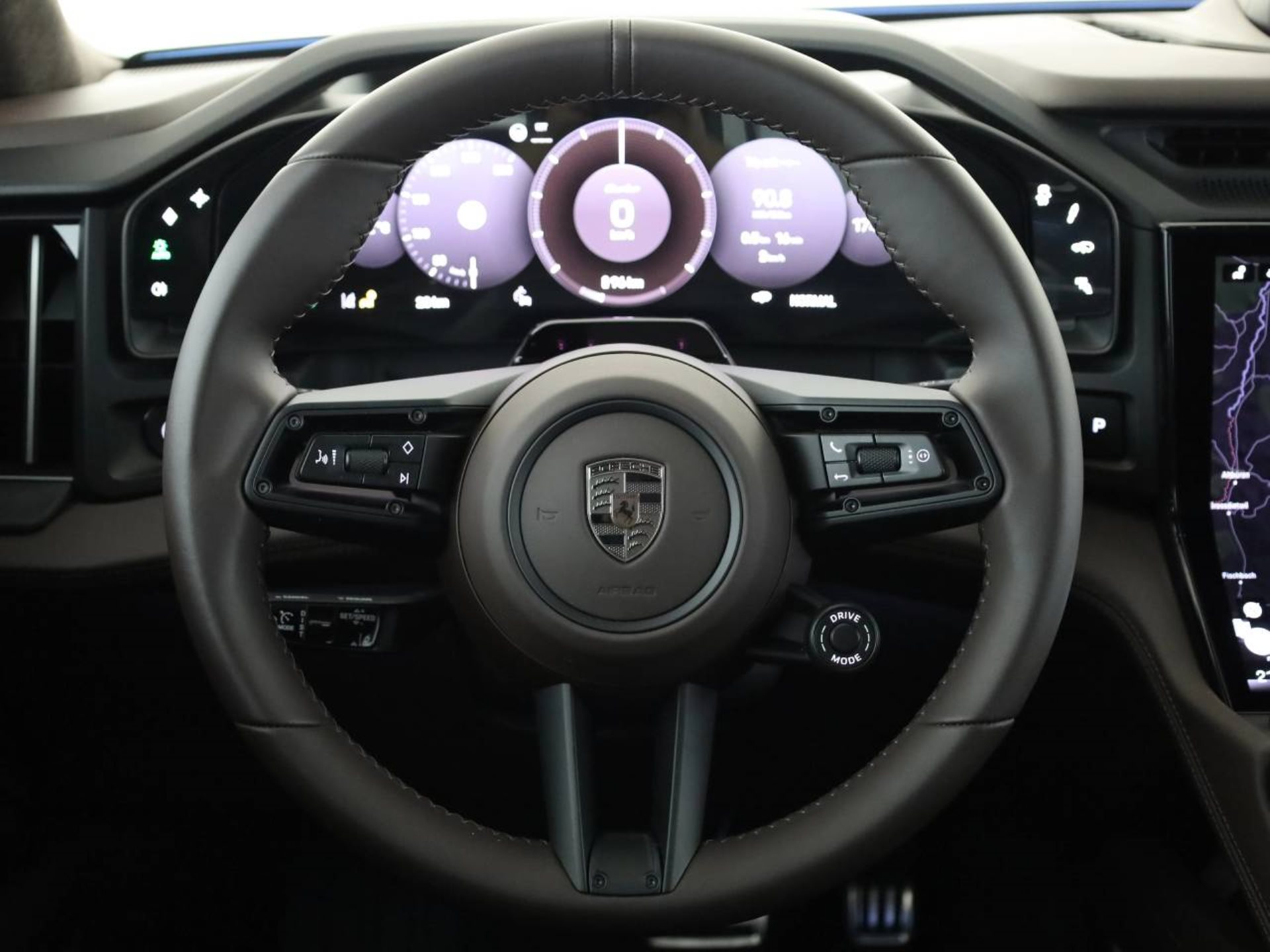 PORSCHE Cayenne Turbo Electric-image-9
