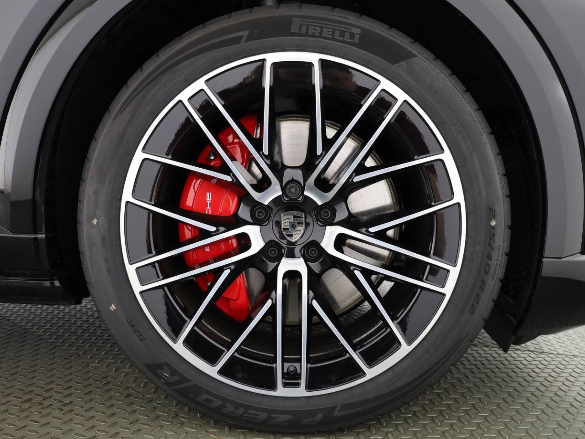 PORSCHE Cayenne Turbo Electric-image-8
