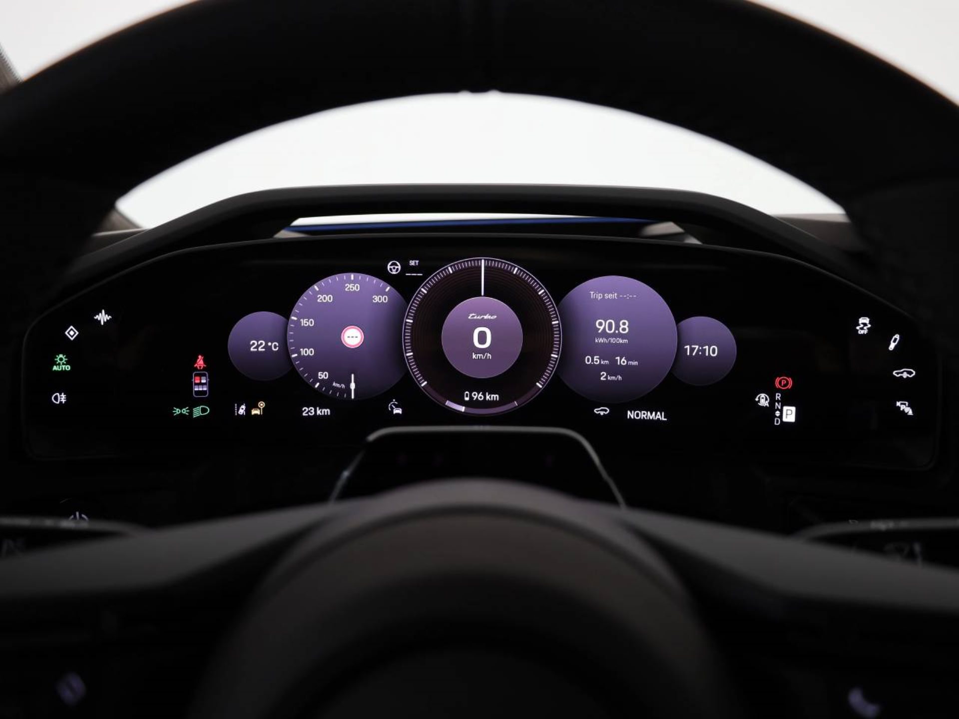 PORSCHE Cayenne Turbo Electric-image-10