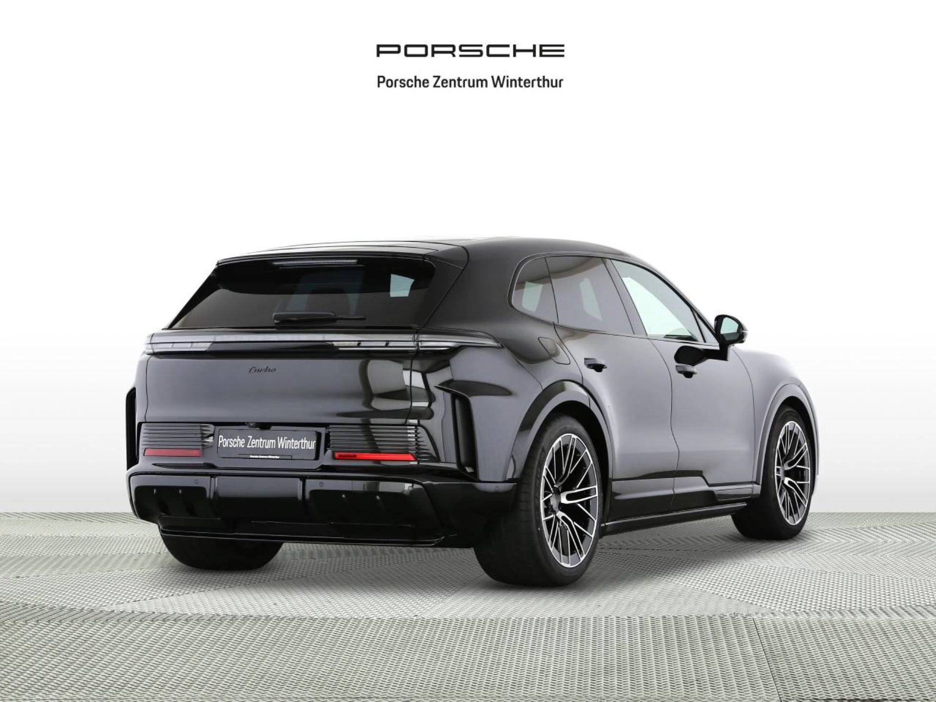 PORSCHE Cayenne Turbo Electric-image-2
