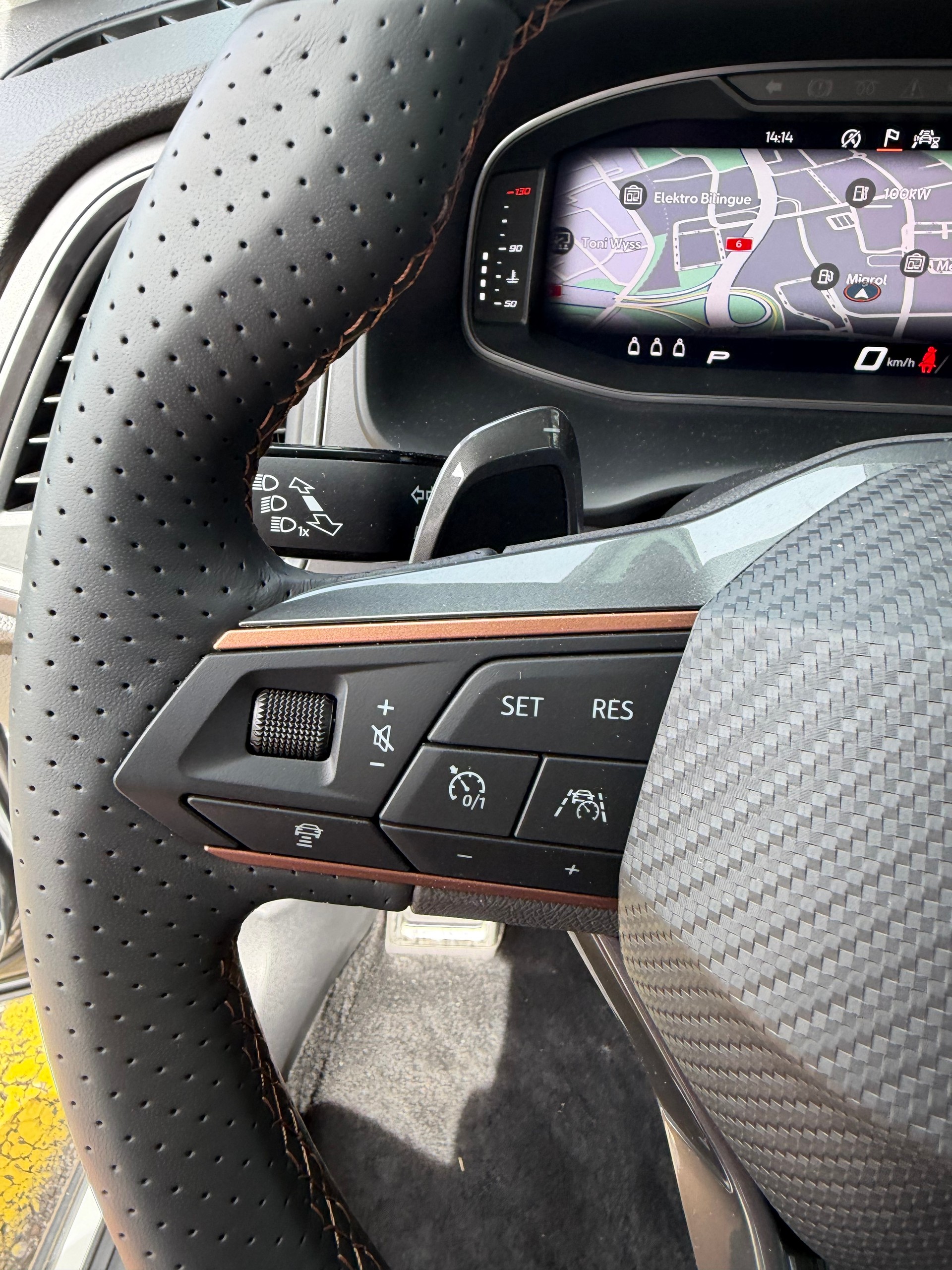 CUPRA Ateca 1.5 TSI DSG 150 PS mit Anhängerkupplung und Panoramadach und 41 % Rabatt !-showroom-element-3
