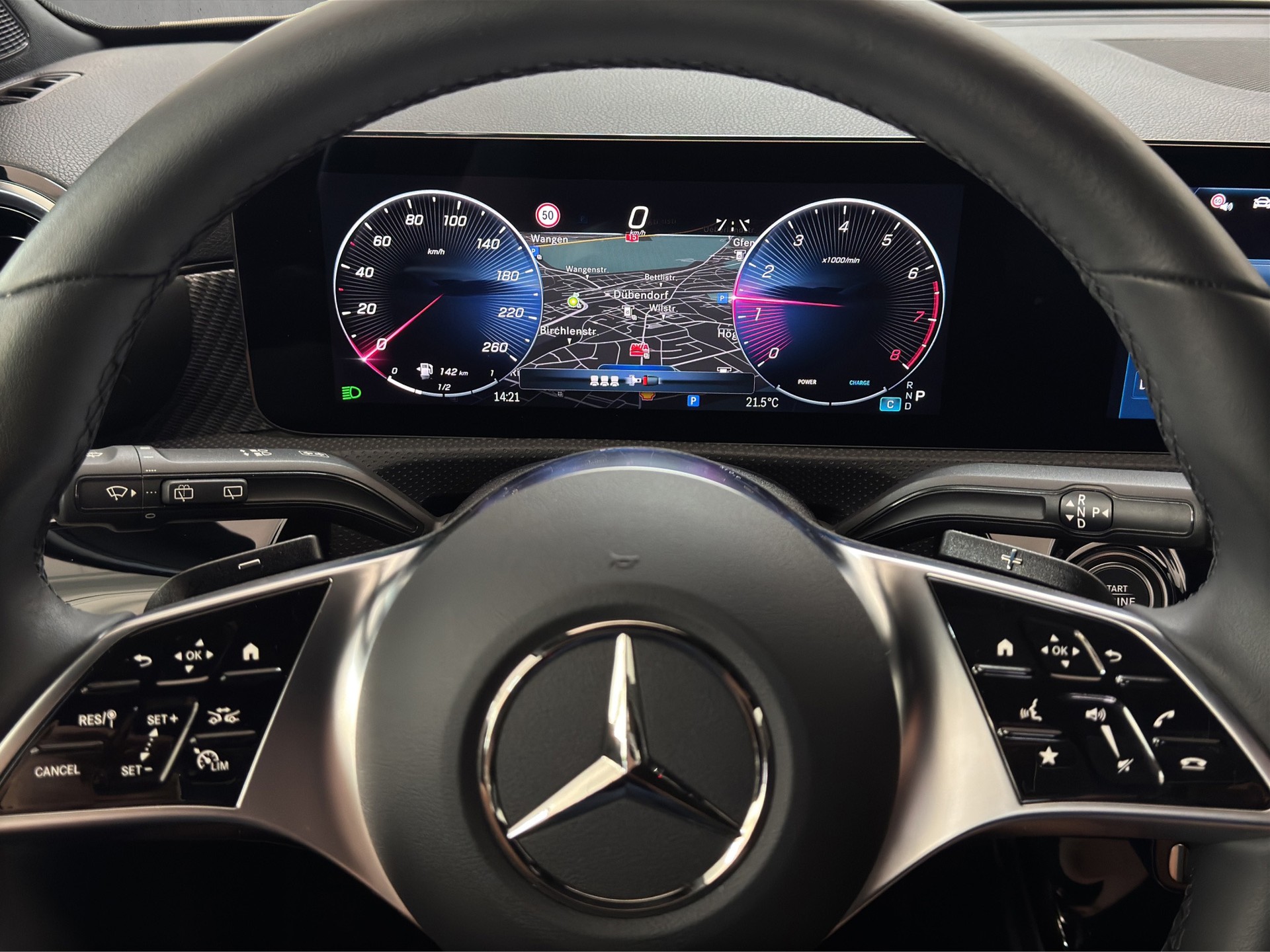 MERCEDES-BENZ A 200 7G-DCT Progressive Line Advanced-image-13