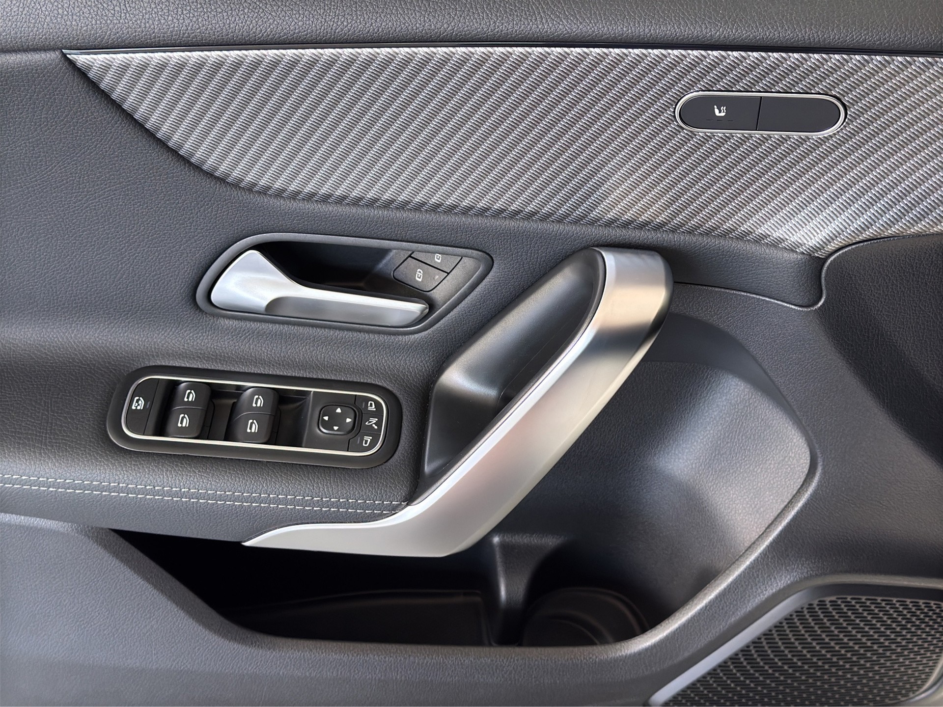 MERCEDES-BENZ A 200 7G-DCT Progressive Line Advanced-image-8