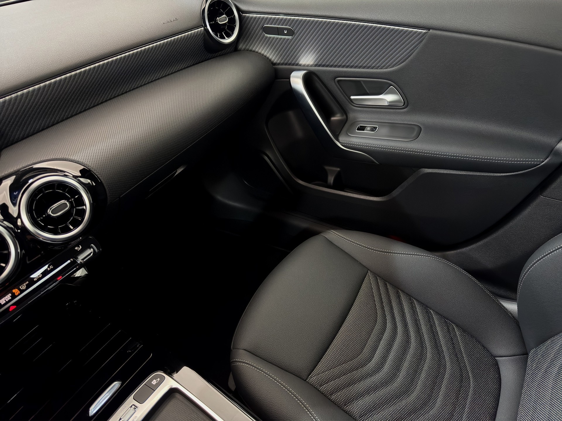 MERCEDES-BENZ A 200 7G-DCT Progressive Line Advanced-image-14