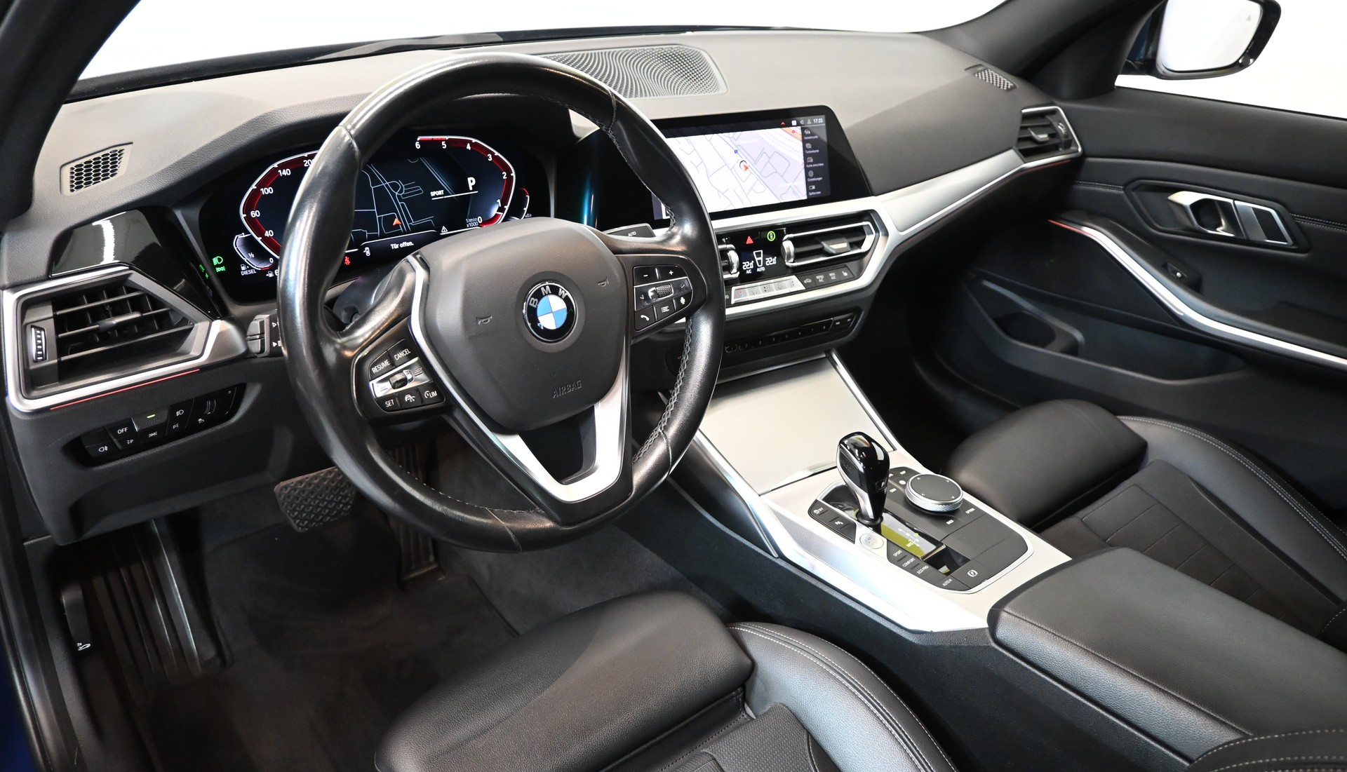 BMW 320d xDrive 48V Steptronic Sport Line-image-6