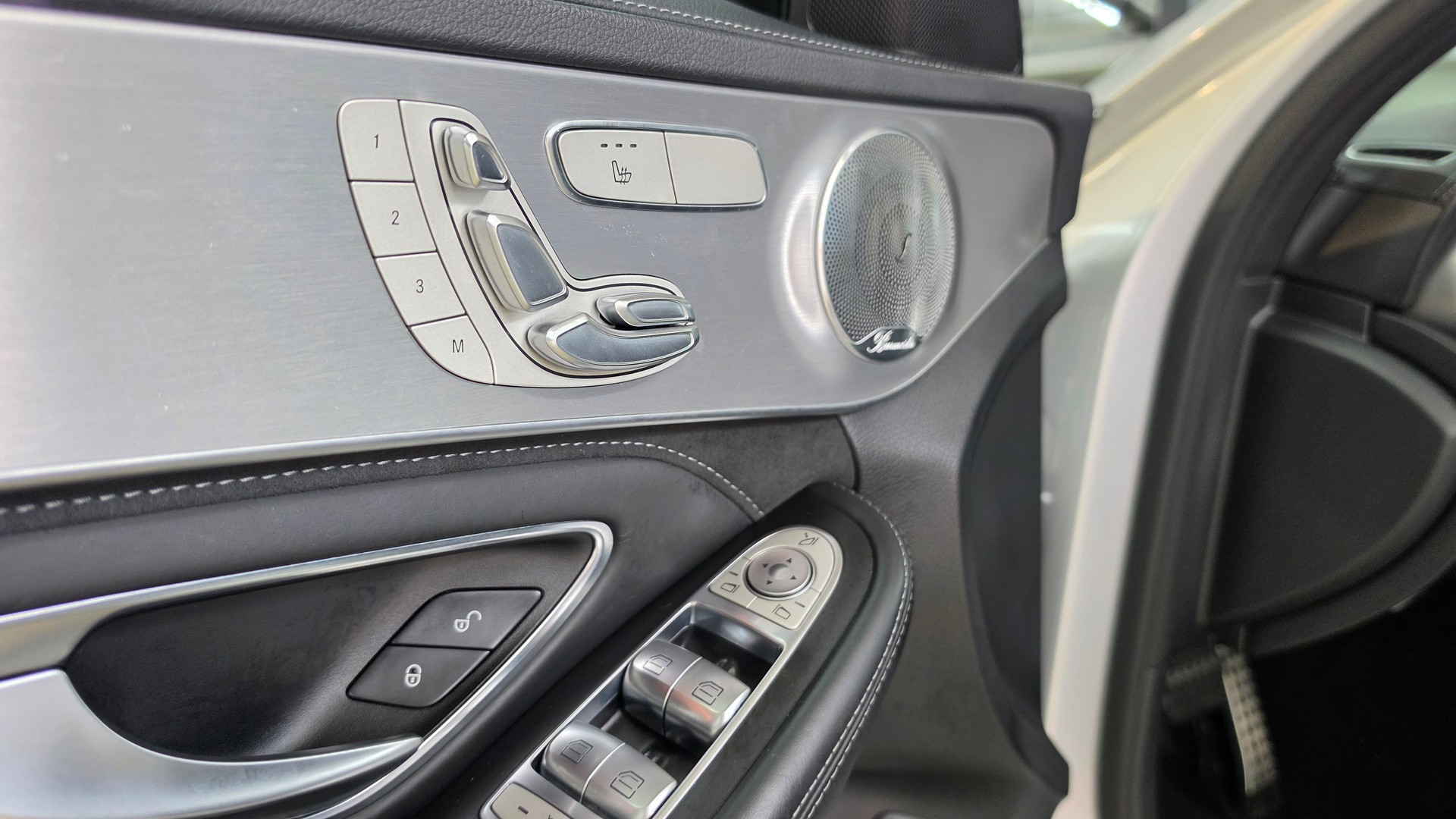 MERCEDES-BENZ C 63 AMG Speedshift-image-21
