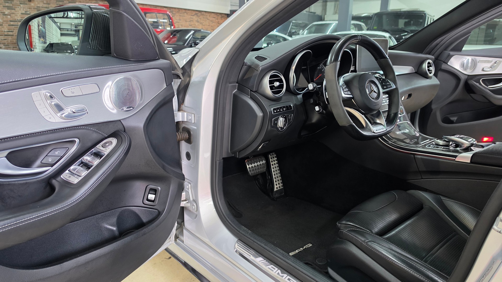 MERCEDES-BENZ C 63 AMG Speedshift-image-19