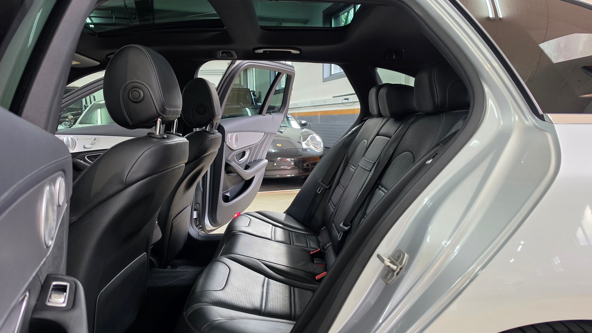 MERCEDES-BENZ C 63 AMG Speedshift-image-22