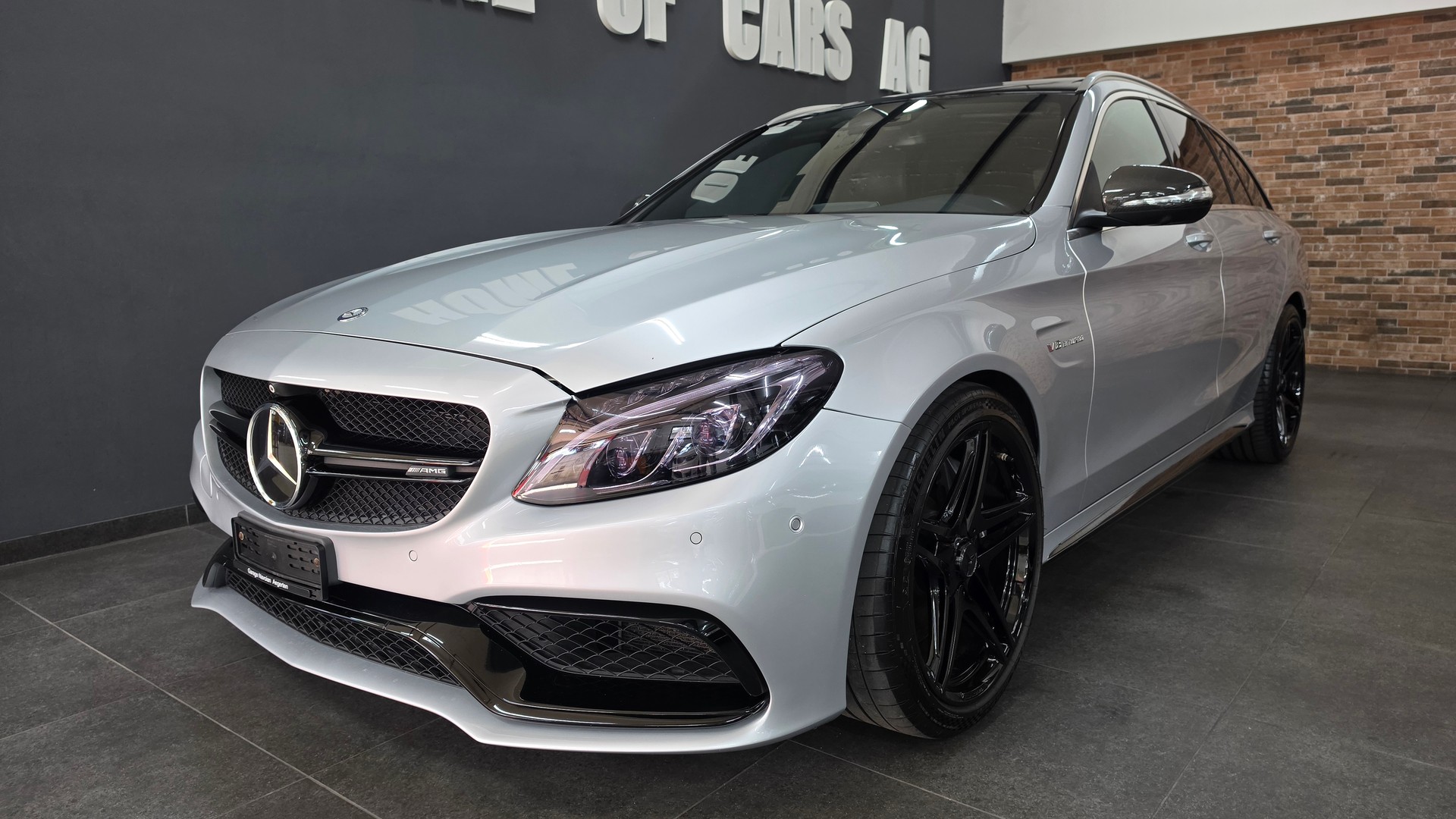 MERCEDES-BENZ C 63 AMG Speedshift-showroom-element-1