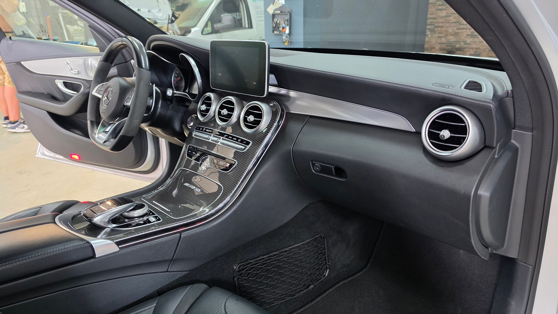 MERCEDES-BENZ C 63 AMG Speedshift-image-24
