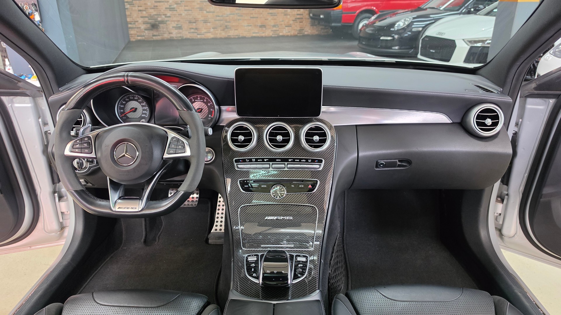 MERCEDES-BENZ C 63 AMG Speedshift-image-23