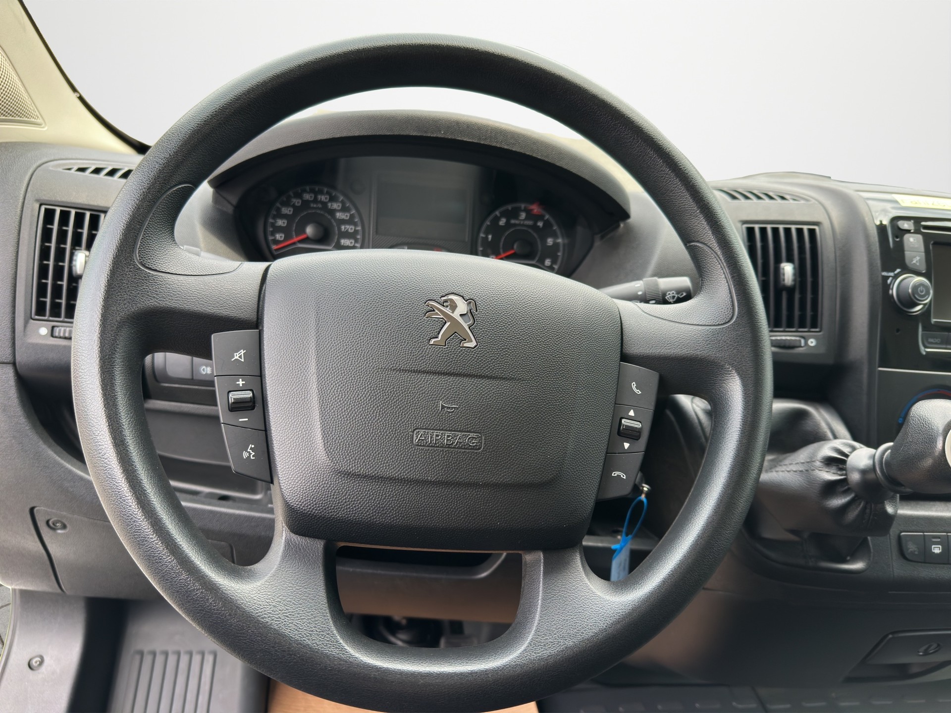 PEUGEOT Boxer 2.0 HDI 335 Active L2H2-image-9