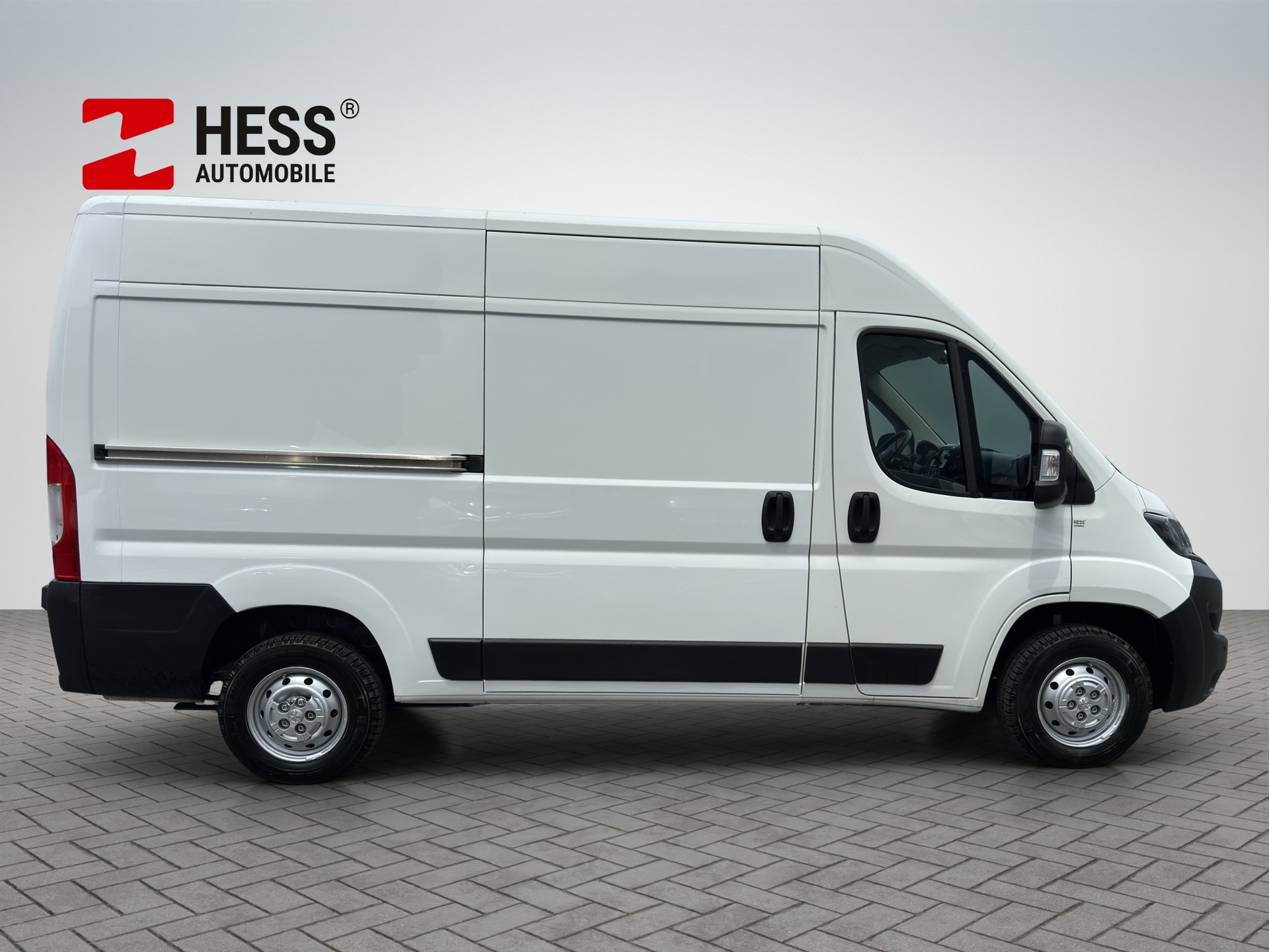 PEUGEOT Boxer 2.0 HDI 335 Active L2H2-image-6