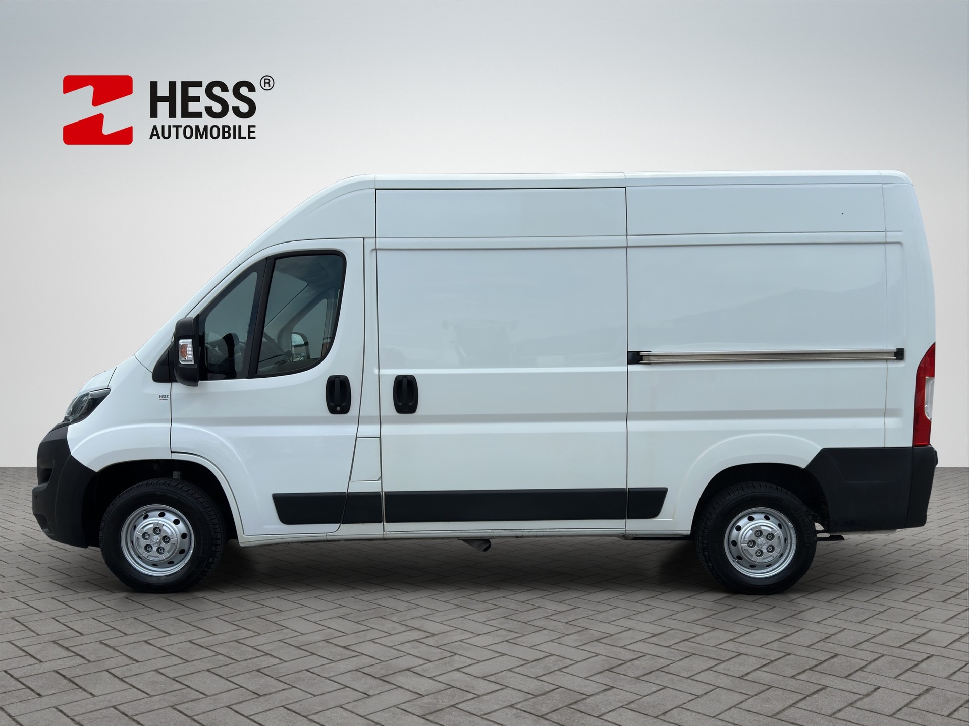 PEUGEOT Boxer 2.0 HDI 335 Active L2H2-image-2