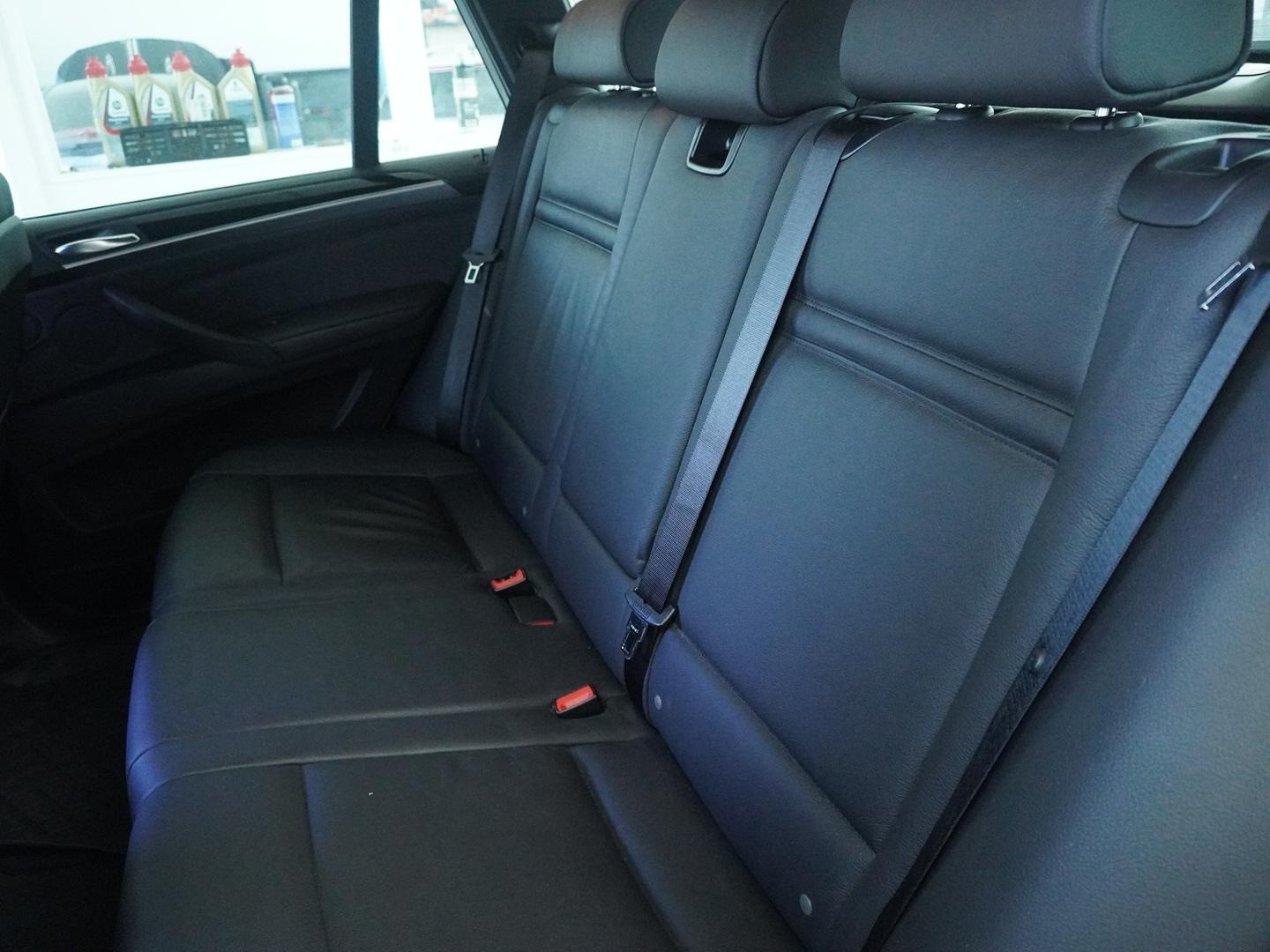 BMW X5 xDrive 50i Steptronic M Sport-image-5