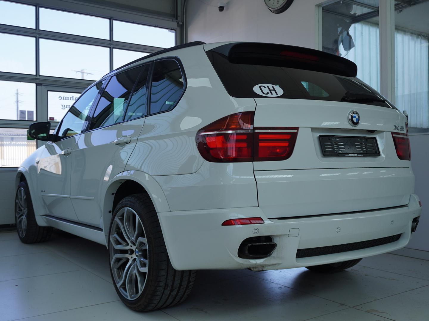 BMW X5 xDrive 50i Steptronic M Sport-showroom-element-1