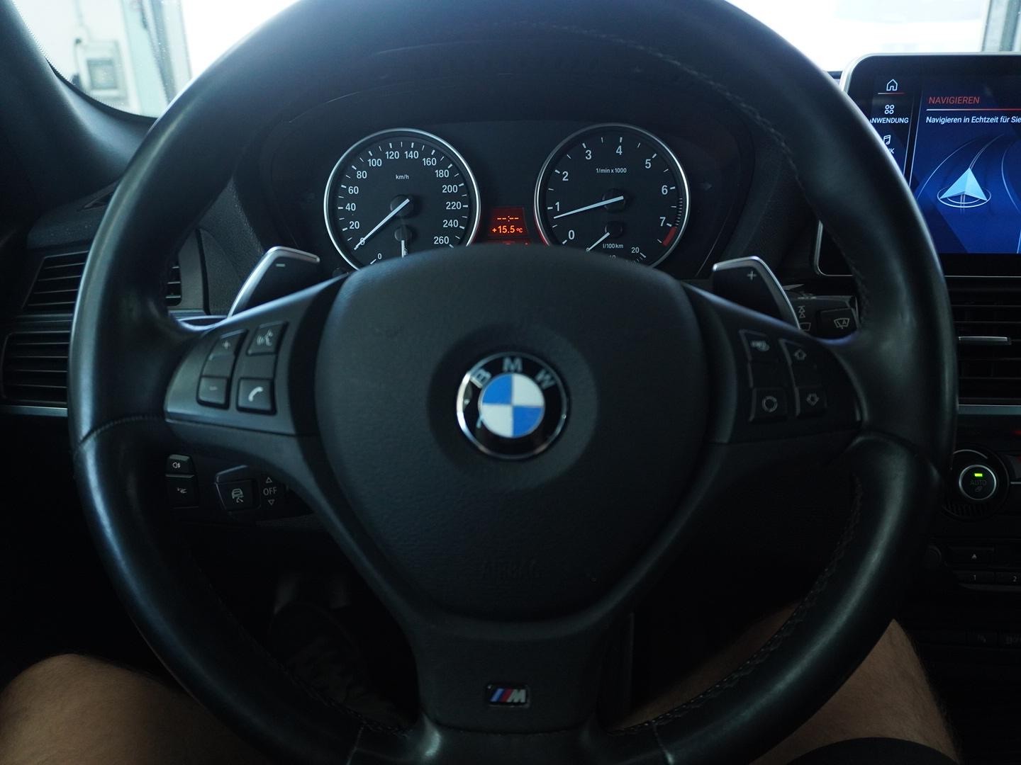 BMW X5 xDrive 50i Steptronic M Sport-image-9