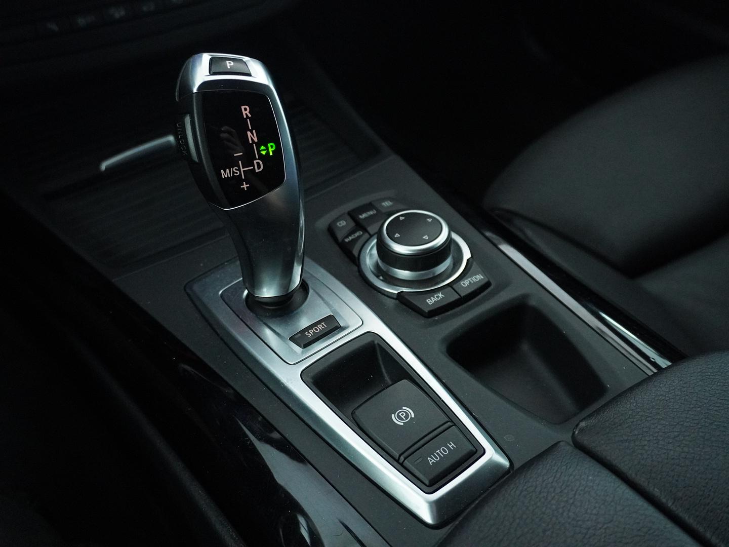 BMW X5 xDrive 50i Steptronic M Sport-image-10