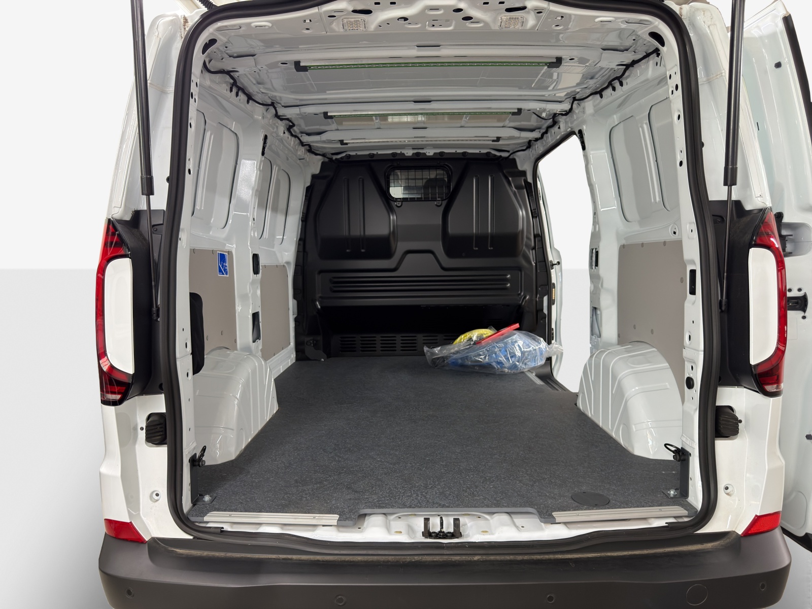 VW e-Transporter 70 kWh-image-12