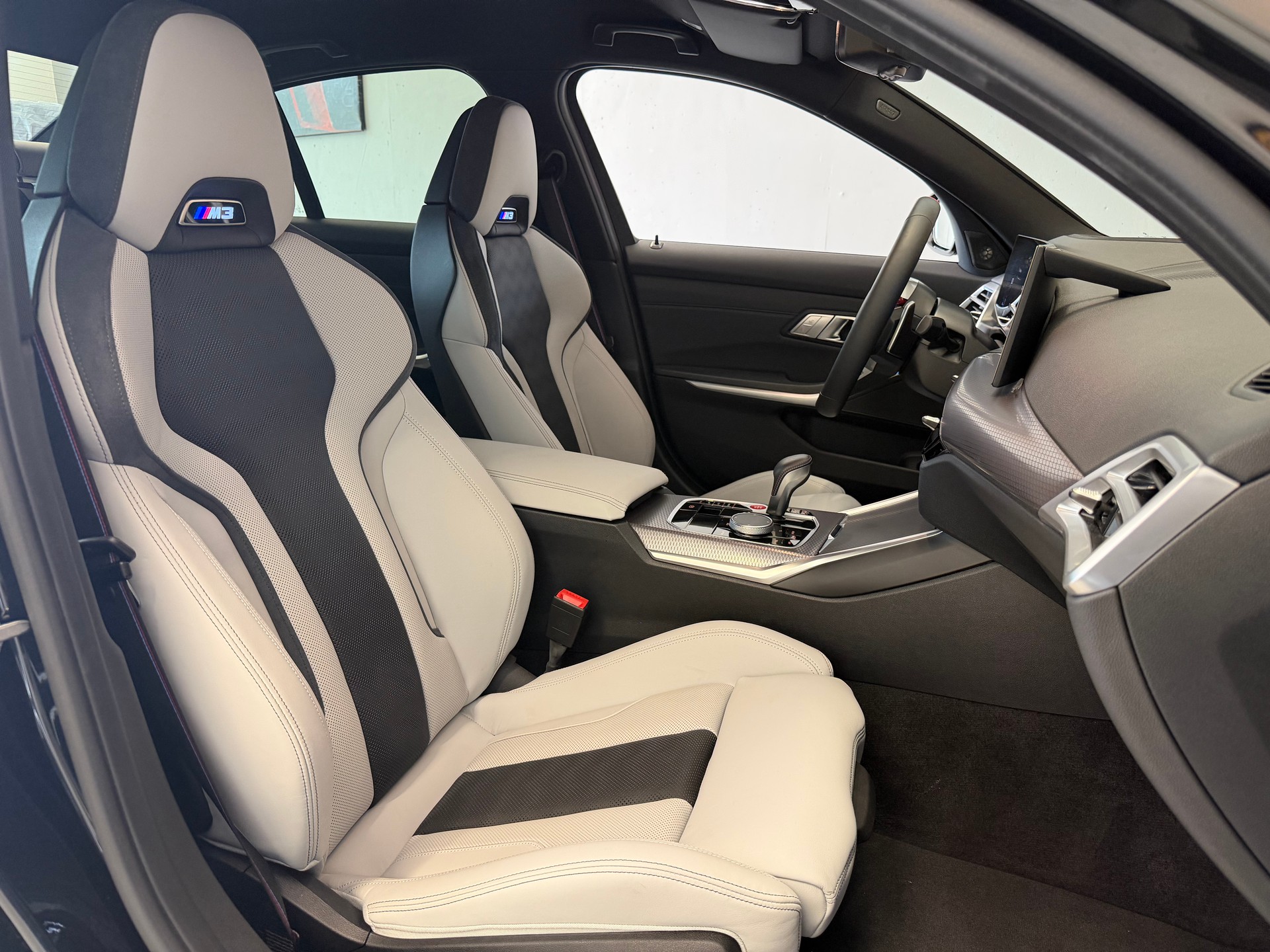 BMW M3 Competition M xDrive-image-21