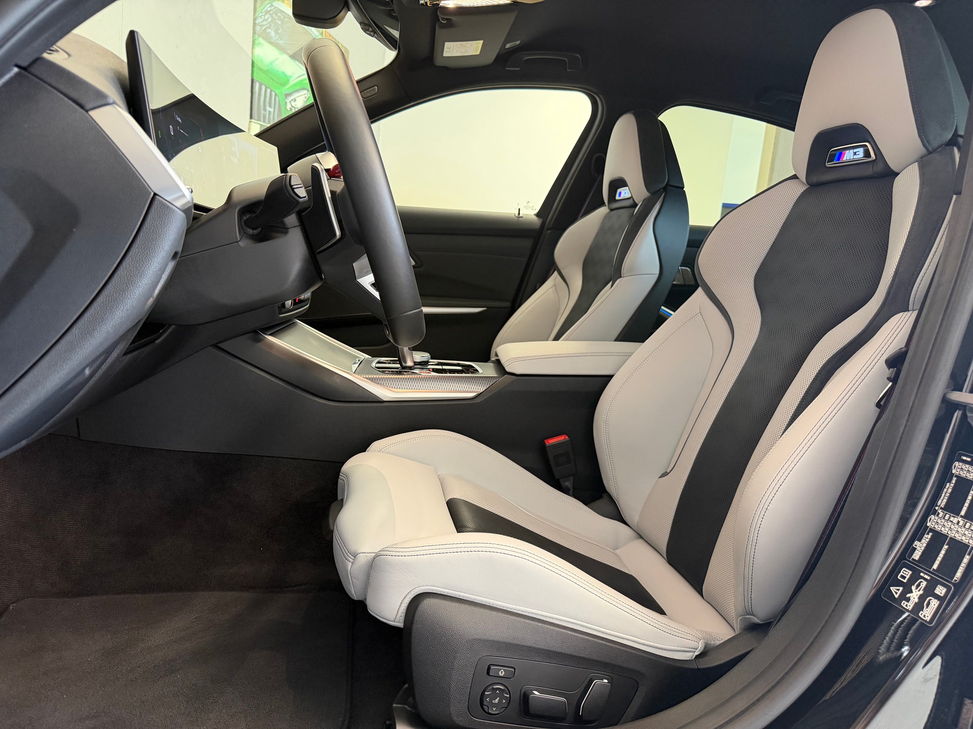 BMW M3 Competition M xDrive-image-13